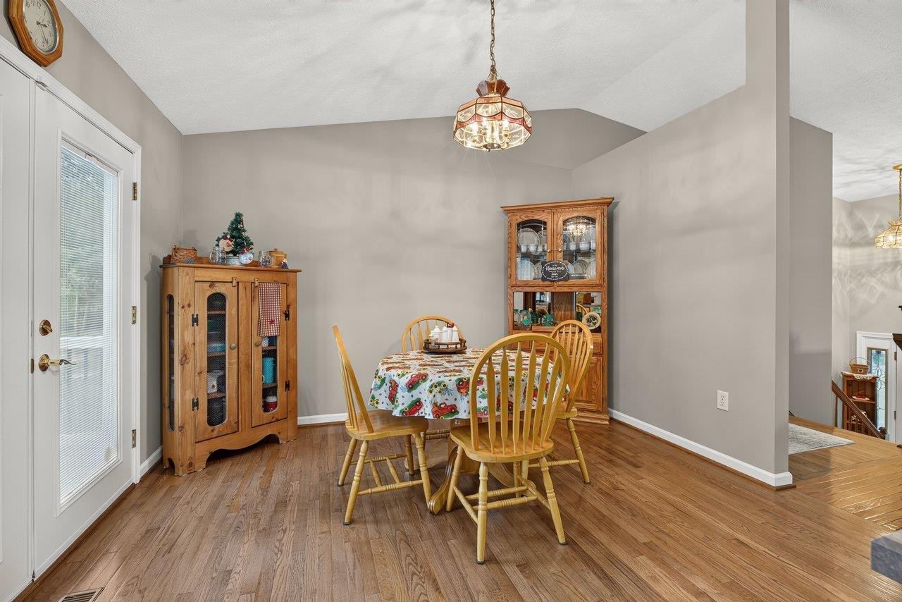 9779 SOUTH EAST SIDE HWY, ELKTON, Virginia 22827, 3 Bedrooms Bedrooms, ,2 BathroomsBathrooms,Residential,9779 SOUTH EAST SIDE HWY,682142 MLS # 682142 9779 SOUTH EAST SIDE HWY, ELKTON, Virginia 22827, 3 Bedrooms Bedrooms, ,2 BathroomsBathrooms,Residential,9779 SOUTH EAST SIDE HWY,682142 MLS # 682142