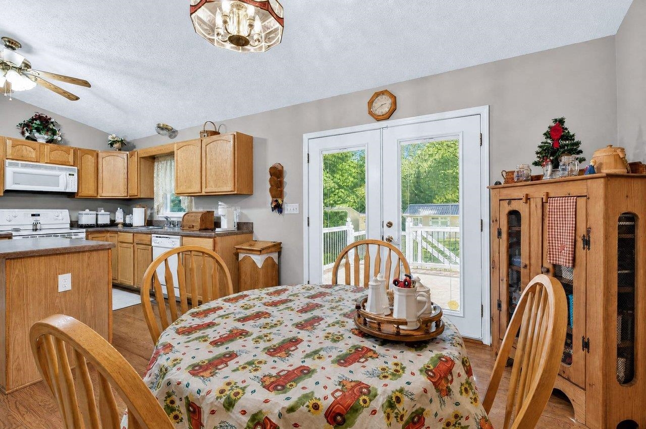 9779 SOUTH EAST SIDE HWY, ELKTON, Virginia 22827, 3 Bedrooms Bedrooms, ,2 BathroomsBathrooms,Residential,9779 SOUTH EAST SIDE HWY,682142 MLS # 682142 9779 SOUTH EAST SIDE HWY, ELKTON, Virginia 22827, 3 Bedrooms Bedrooms, ,2 BathroomsBathrooms,Residential,9779 SOUTH EAST SIDE HWY,682142 MLS # 682142
