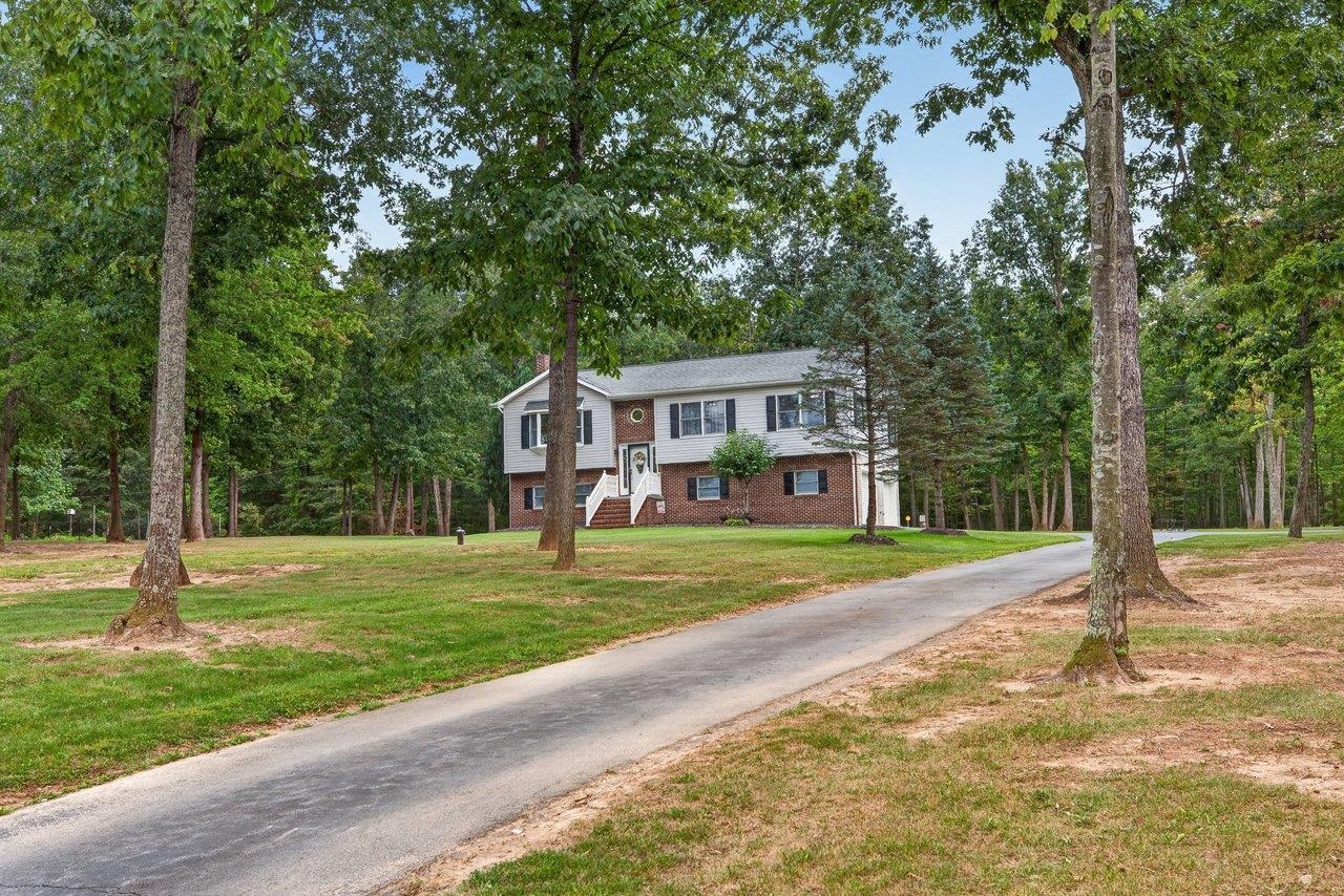 9779 SOUTH EAST SIDE HWY, ELKTON, Virginia 22827, 3 Bedrooms Bedrooms, ,2 BathroomsBathrooms,Residential,9779 SOUTH EAST SIDE HWY,682142 MLS # 682142 9779 SOUTH EAST SIDE HWY, ELKTON, Virginia 22827, 3 Bedrooms Bedrooms, ,2 BathroomsBathrooms,Residential,9779 SOUTH EAST SIDE HWY,682142 MLS # 682142