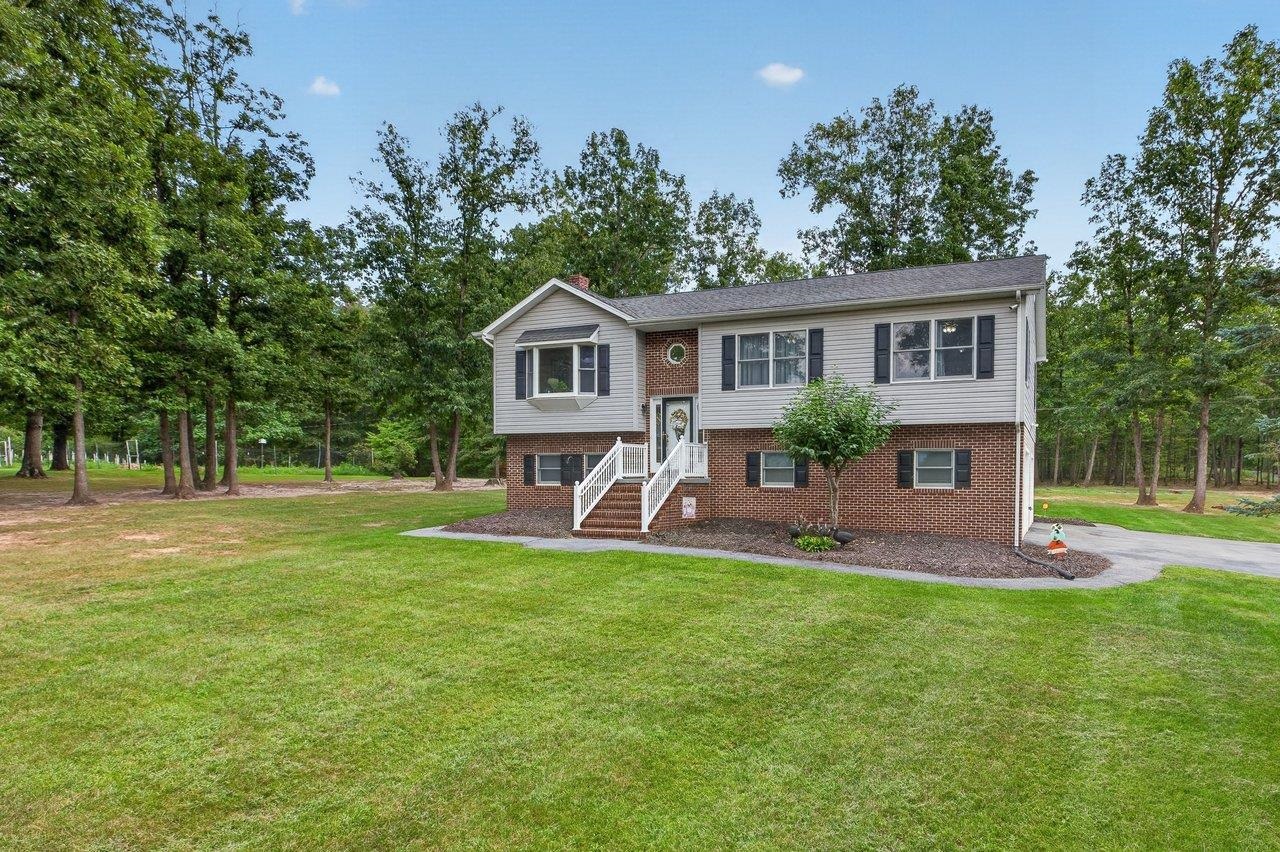 9779 SOUTH EAST SIDE HWY, ELKTON, Virginia 22827, 3 Bedrooms Bedrooms, ,2 BathroomsBathrooms,Residential,9779 SOUTH EAST SIDE HWY,682142 MLS # 682142 9779 SOUTH EAST SIDE HWY, ELKTON, Virginia 22827, 3 Bedrooms Bedrooms, ,2 BathroomsBathrooms,Residential,9779 SOUTH EAST SIDE HWY,682142 MLS # 682142