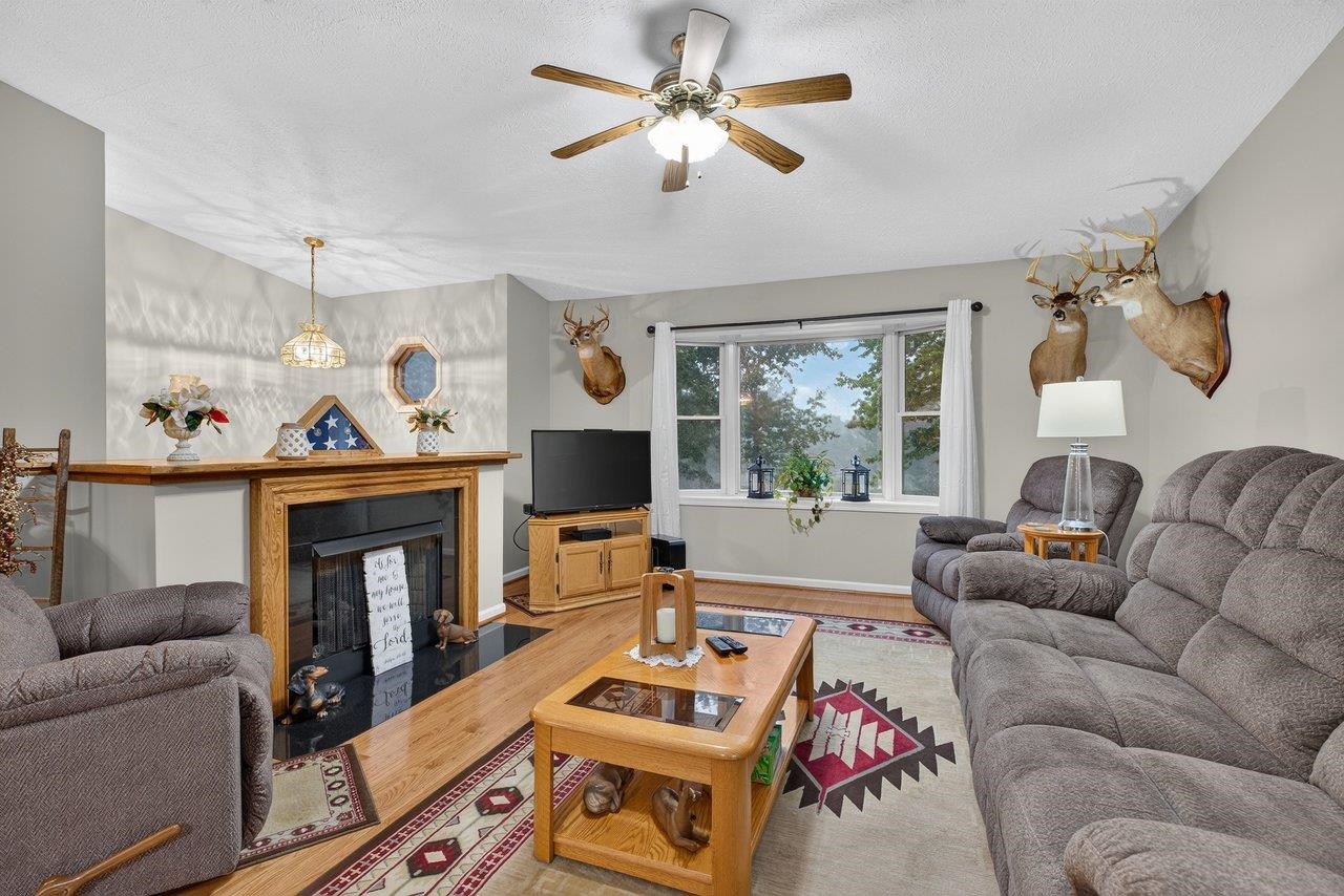 9779 SOUTH EAST SIDE HWY, ELKTON, Virginia 22827, 3 Bedrooms Bedrooms, ,2 BathroomsBathrooms,Residential,9779 SOUTH EAST SIDE HWY,682142 MLS # 682142 9779 SOUTH EAST SIDE HWY, ELKTON, Virginia 22827, 3 Bedrooms Bedrooms, ,2 BathroomsBathrooms,Residential,9779 SOUTH EAST SIDE HWY,682142 MLS # 682142