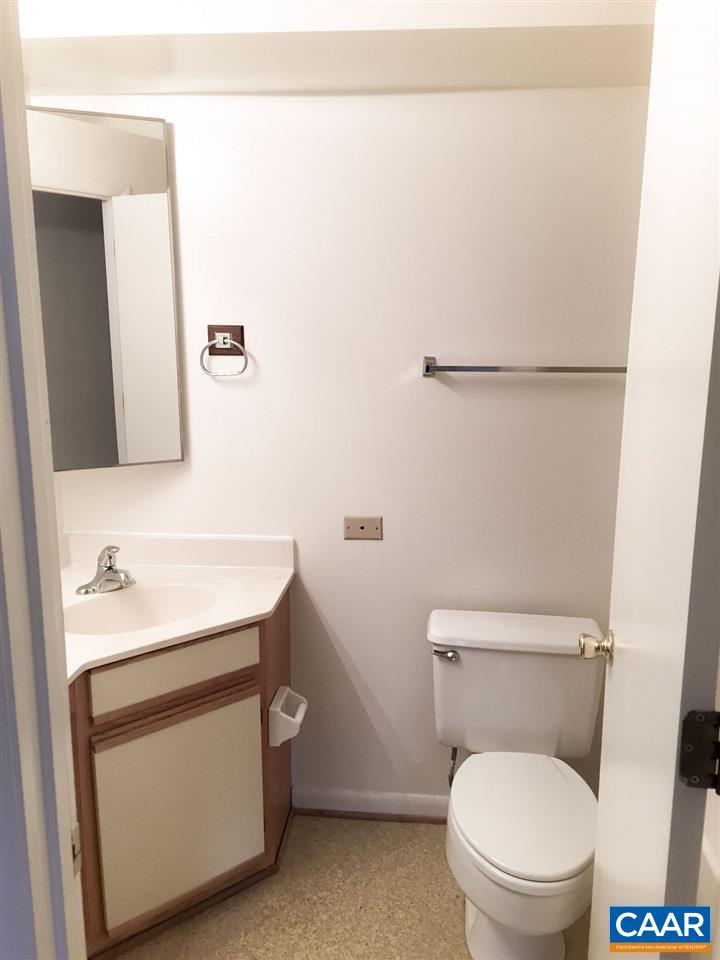 138 GREEN TURTLE LN, CHARLOTTESVILLE, Virginia 22901, 1 Bedroom Bedrooms, ,1 BathroomBathrooms,Residential,138 GREEN TURTLE LN,682145 MLS # 682145 138 GREEN TURTLE LN, CHARLOTTESVILLE, Virginia 22901, 1 Bedroom Bedrooms, ,1 BathroomBathrooms,Residential,138 GREEN TURTLE LN,682145 MLS # 682145