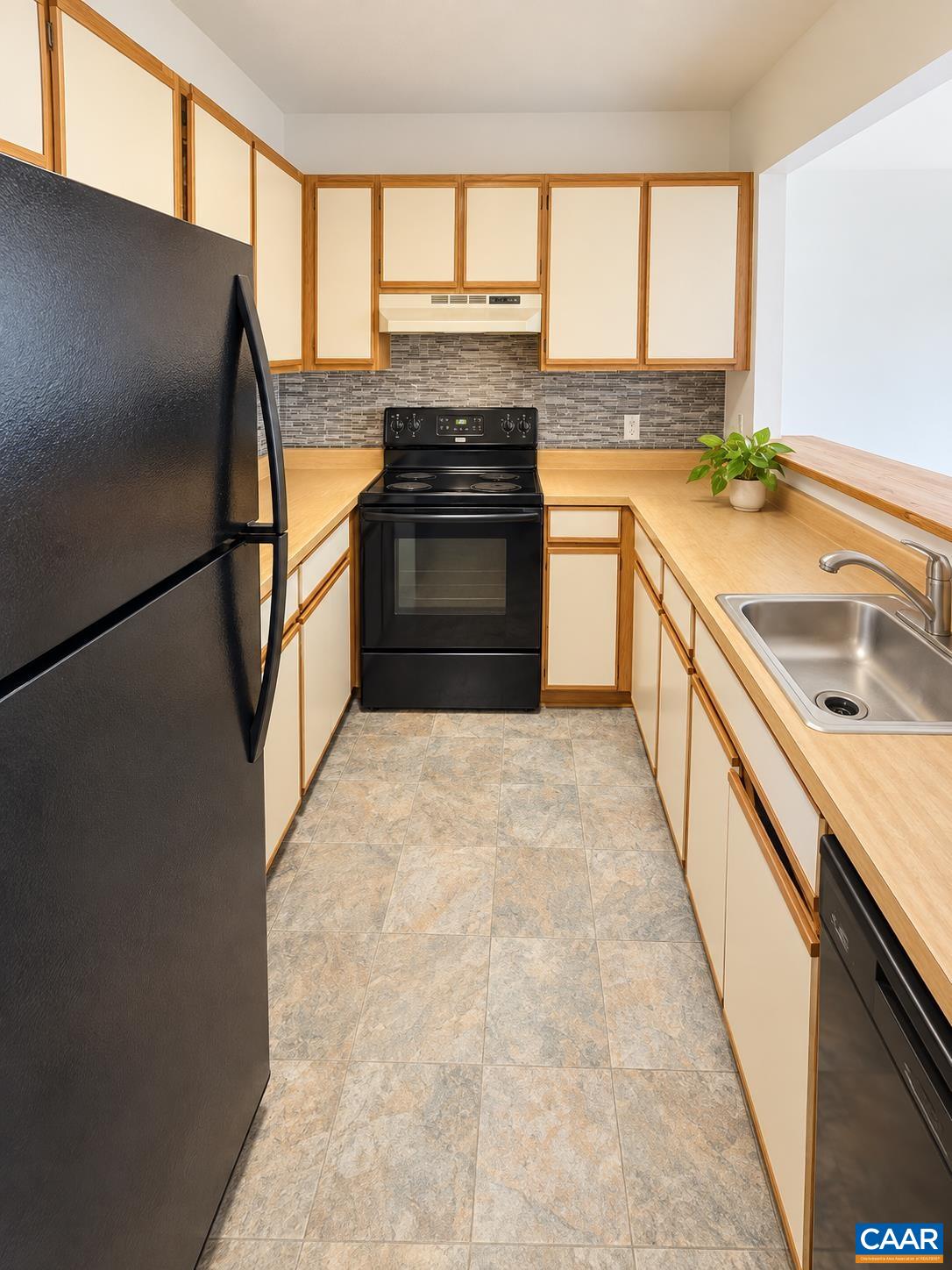 1243 CEDARS CT, CHARLOTTESVILLE, Virginia 22903, 1 Bedroom Bedrooms, ,1 BathroomBathrooms,Residential,1243 CEDARS CT,682150 MLS # 682150