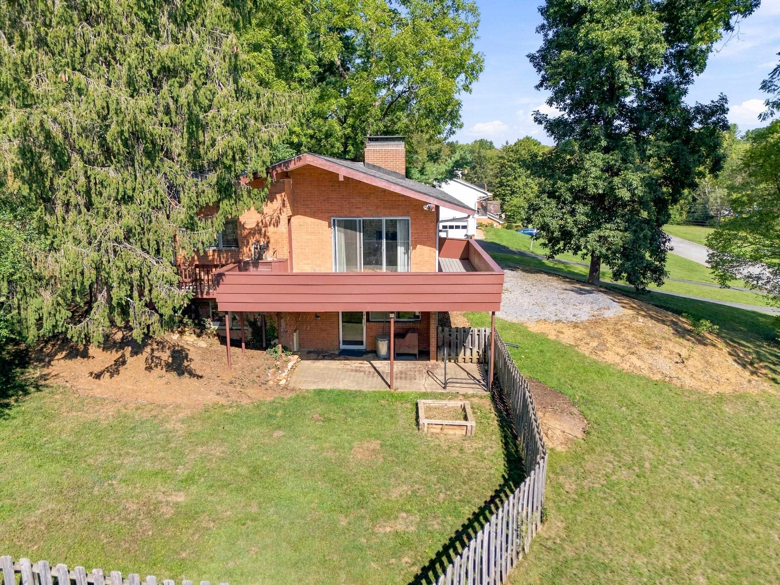 1010 GLENWOOD BLVD, WAYNESBORO, Virginia 22980, 5 Bedrooms Bedrooms, ,3 BathroomsBathrooms,Residential,1010 GLENWOOD BLVD,682069 MLS # 682069 1010 GLENWOOD BLVD, WAYNESBORO, Virginia 22980, 5 Bedrooms Bedrooms, ,3 BathroomsBathrooms,Residential,1010 GLENWOOD BLVD,682069 MLS # 682069