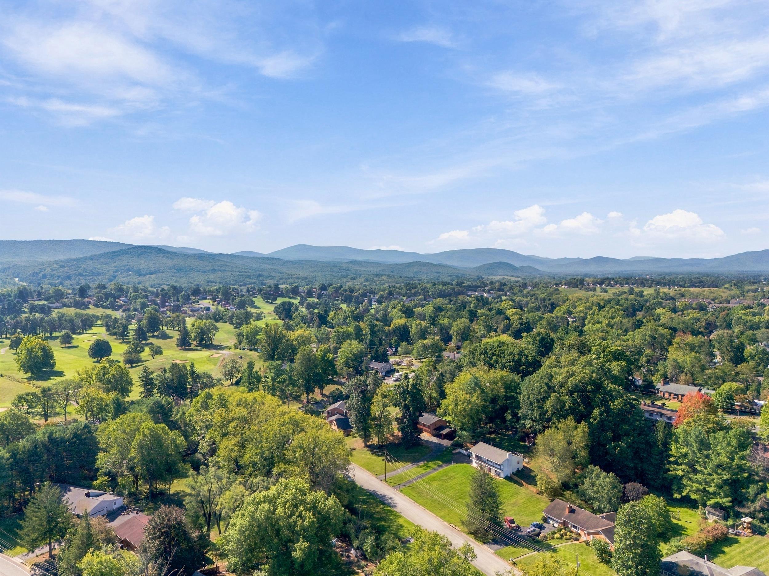 1010 GLENWOOD BLVD, WAYNESBORO, Virginia 22980, 5 Bedrooms Bedrooms, ,3 BathroomsBathrooms,Residential,1010 GLENWOOD BLVD,682069 MLS # 682069 1010 GLENWOOD BLVD, WAYNESBORO, Virginia 22980, 5 Bedrooms Bedrooms, ,3 BathroomsBathrooms,Residential,1010 GLENWOOD BLVD,682069 MLS # 682069