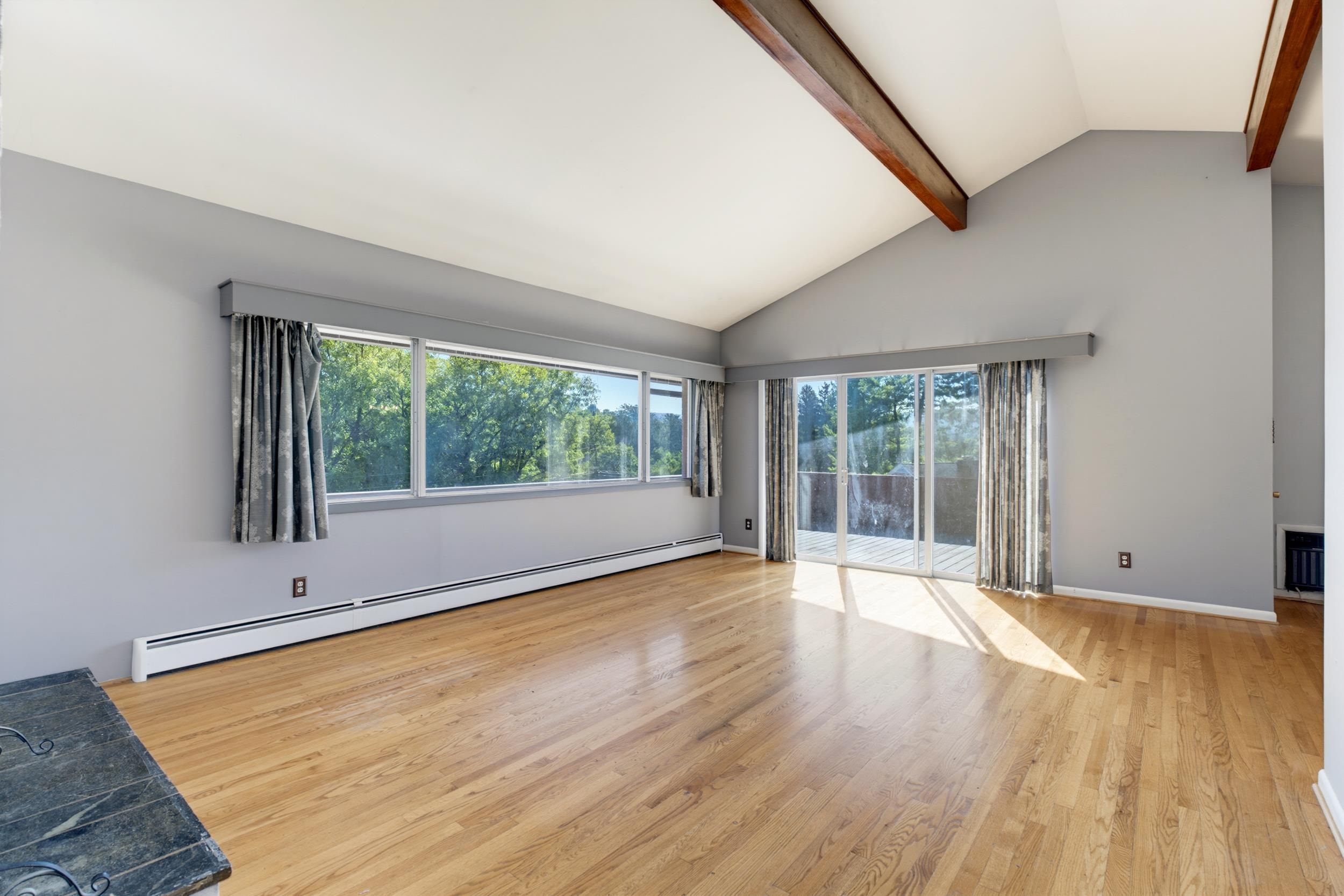 1010 GLENWOOD BLVD, WAYNESBORO, Virginia 22980, 5 Bedrooms Bedrooms, ,3 BathroomsBathrooms,Residential,1010 GLENWOOD BLVD,682069 MLS # 682069 1010 GLENWOOD BLVD, WAYNESBORO, Virginia 22980, 5 Bedrooms Bedrooms, ,3 BathroomsBathrooms,Residential,1010 GLENWOOD BLVD,682069 MLS # 682069