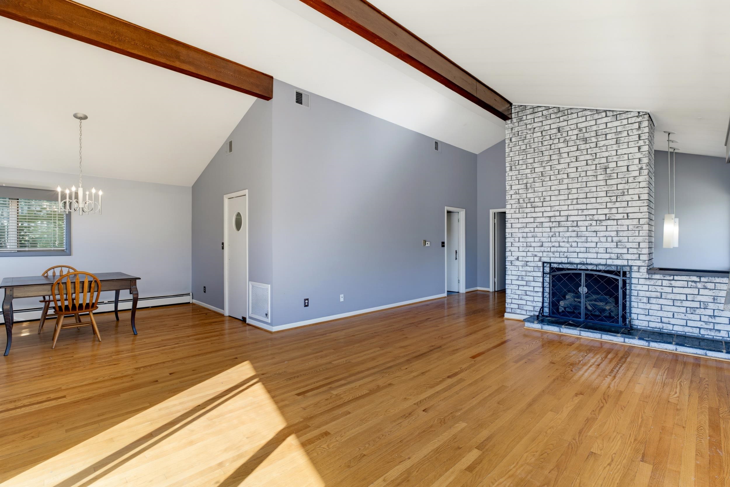 1010 GLENWOOD BLVD, WAYNESBORO, Virginia 22980, 5 Bedrooms Bedrooms, ,3 BathroomsBathrooms,Residential,1010 GLENWOOD BLVD,682069 MLS # 682069 1010 GLENWOOD BLVD, WAYNESBORO, Virginia 22980, 5 Bedrooms Bedrooms, ,3 BathroomsBathrooms,Residential,1010 GLENWOOD BLVD,682069 MLS # 682069