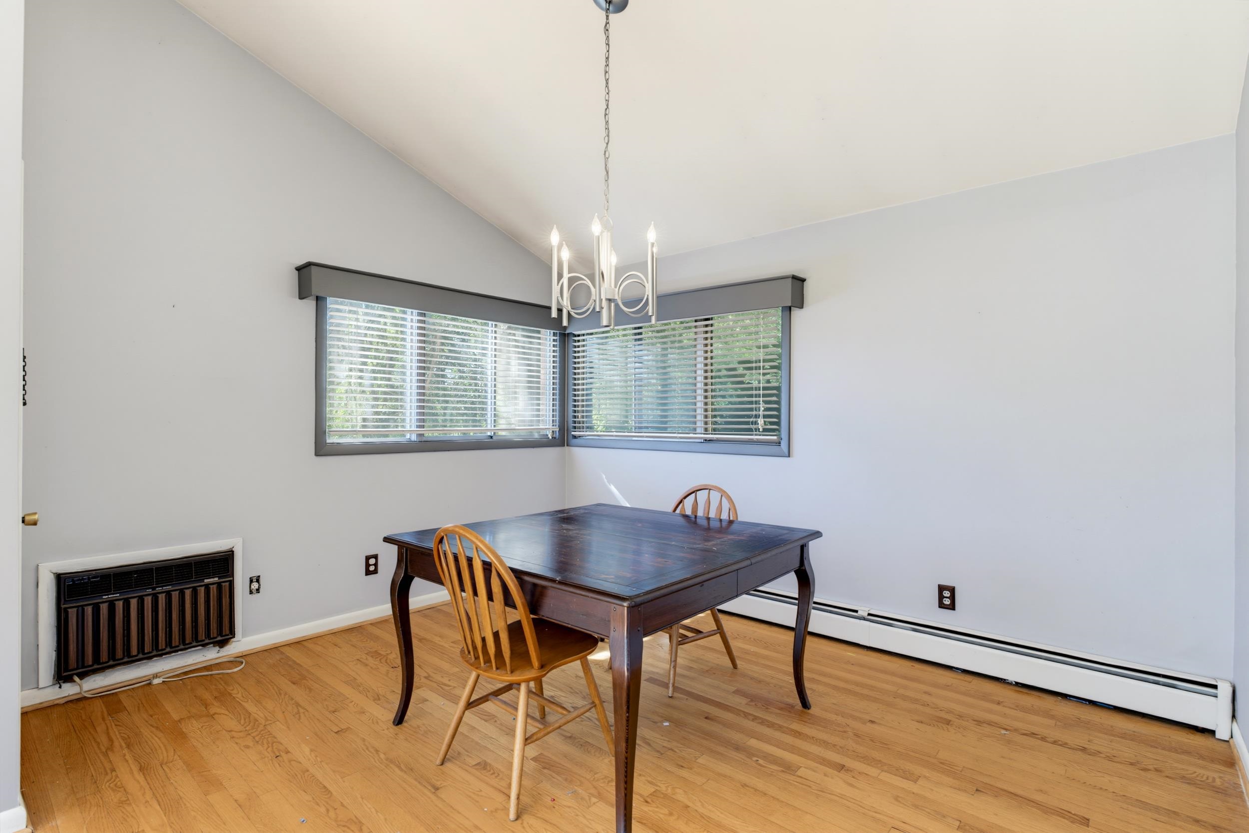 1010 GLENWOOD BLVD, WAYNESBORO, Virginia 22980, 5 Bedrooms Bedrooms, ,3 BathroomsBathrooms,Residential,1010 GLENWOOD BLVD,682069 MLS # 682069 1010 GLENWOOD BLVD, WAYNESBORO, Virginia 22980, 5 Bedrooms Bedrooms, ,3 BathroomsBathrooms,Residential,1010 GLENWOOD BLVD,682069 MLS # 682069
