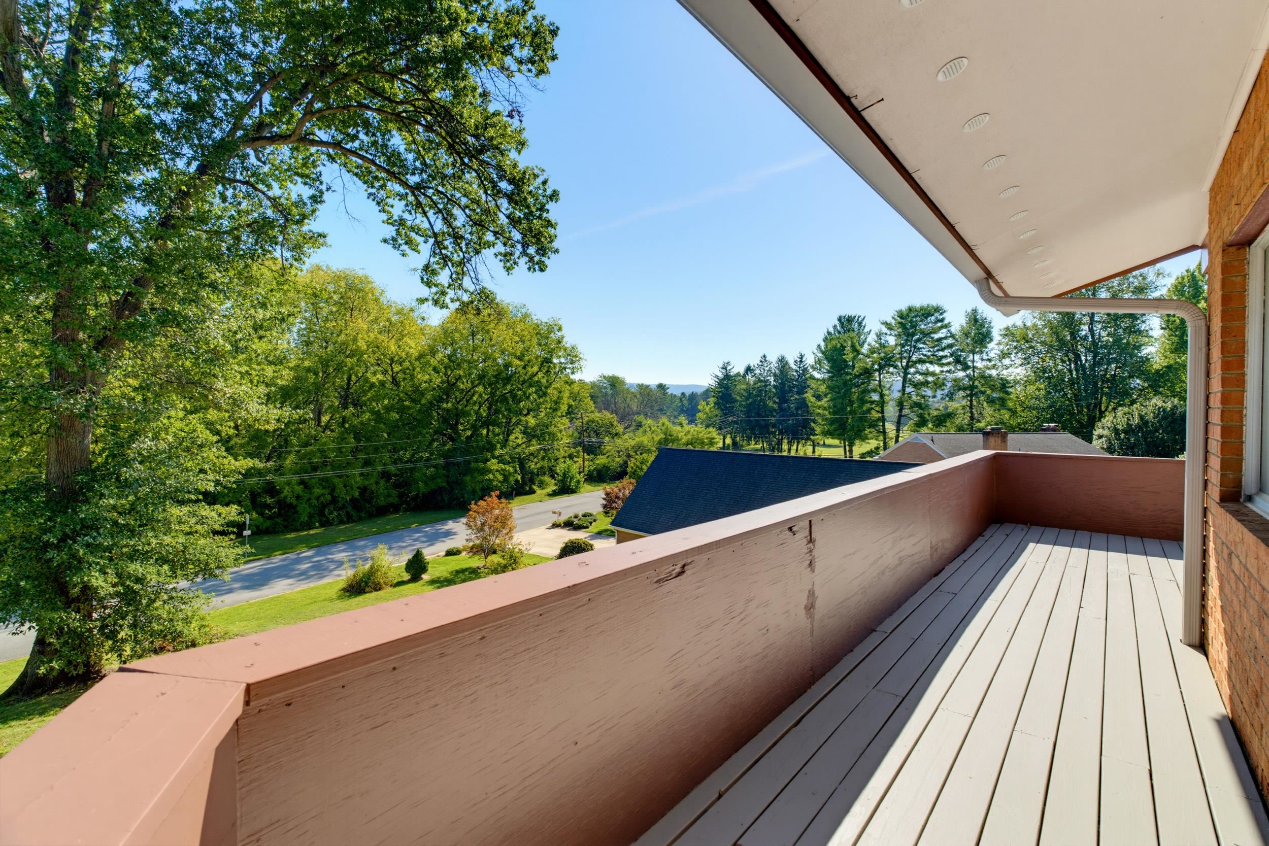 1010 GLENWOOD BLVD, WAYNESBORO, Virginia 22980, 5 Bedrooms Bedrooms, ,3 BathroomsBathrooms,Residential,1010 GLENWOOD BLVD,682069 MLS # 682069 1010 GLENWOOD BLVD, WAYNESBORO, Virginia 22980, 5 Bedrooms Bedrooms, ,3 BathroomsBathrooms,Residential,1010 GLENWOOD BLVD,682069 MLS # 682069