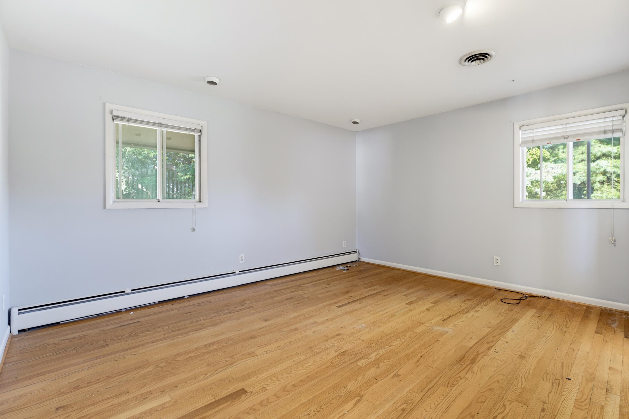 1010 GLENWOOD BLVD, WAYNESBORO, Virginia 22980, 5 Bedrooms Bedrooms, ,3 BathroomsBathrooms,Residential,1010 GLENWOOD BLVD,682069 MLS # 682069 1010 GLENWOOD BLVD, WAYNESBORO, Virginia 22980, 5 Bedrooms Bedrooms, ,3 BathroomsBathrooms,Residential,1010 GLENWOOD BLVD,682069 MLS # 682069
