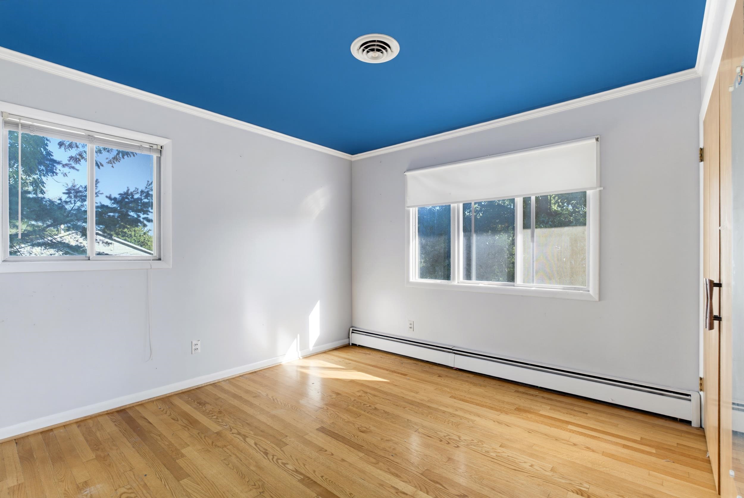 1010 GLENWOOD BLVD, WAYNESBORO, Virginia 22980, 5 Bedrooms Bedrooms, ,3 BathroomsBathrooms,Residential,1010 GLENWOOD BLVD,682069 MLS # 682069 1010 GLENWOOD BLVD, WAYNESBORO, Virginia 22980, 5 Bedrooms Bedrooms, ,3 BathroomsBathrooms,Residential,1010 GLENWOOD BLVD,682069 MLS # 682069