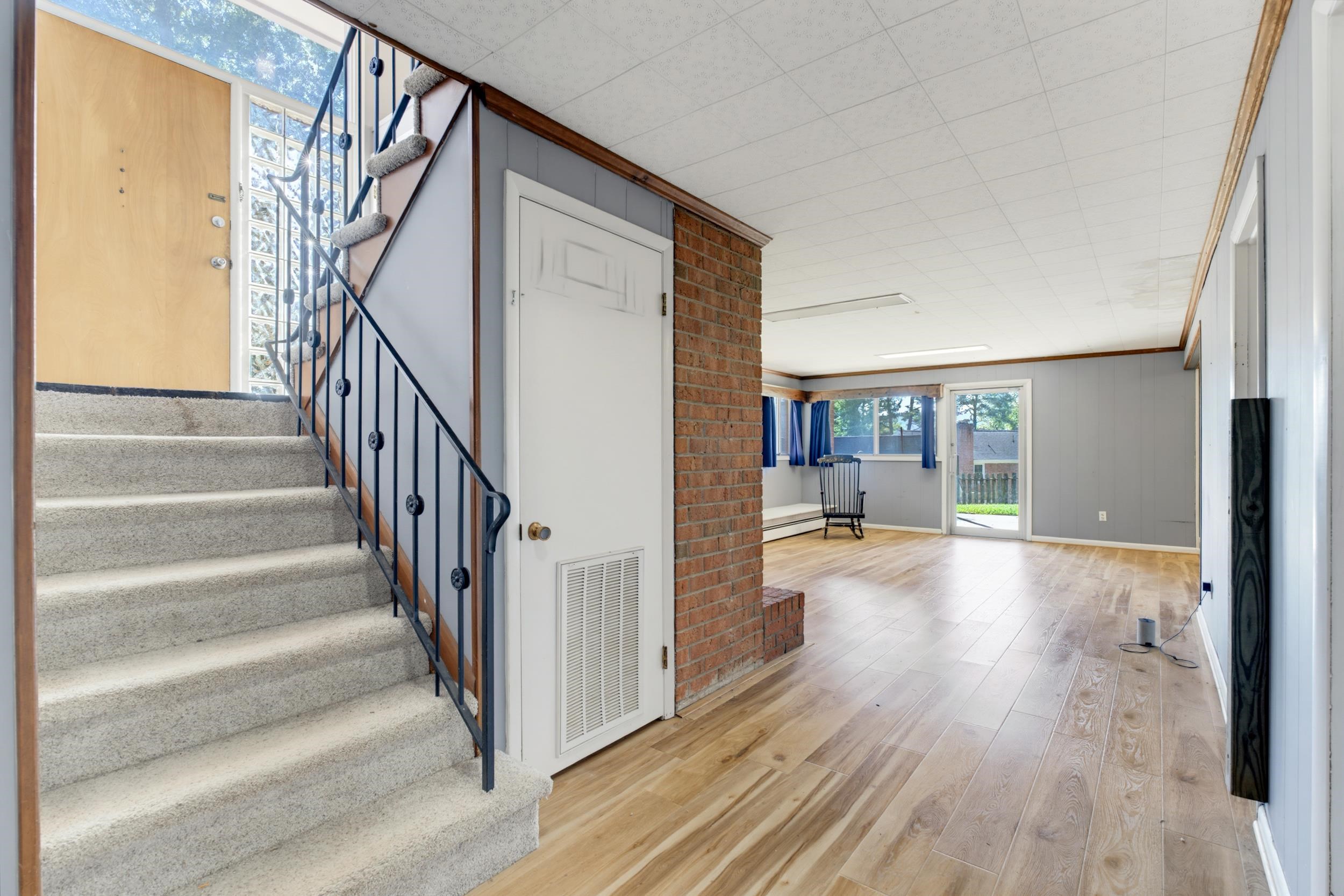 1010 GLENWOOD BLVD, WAYNESBORO, Virginia 22980, 5 Bedrooms Bedrooms, ,3 BathroomsBathrooms,Residential,1010 GLENWOOD BLVD,682069 MLS # 682069 1010 GLENWOOD BLVD, WAYNESBORO, Virginia 22980, 5 Bedrooms Bedrooms, ,3 BathroomsBathrooms,Residential,1010 GLENWOOD BLVD,682069 MLS # 682069