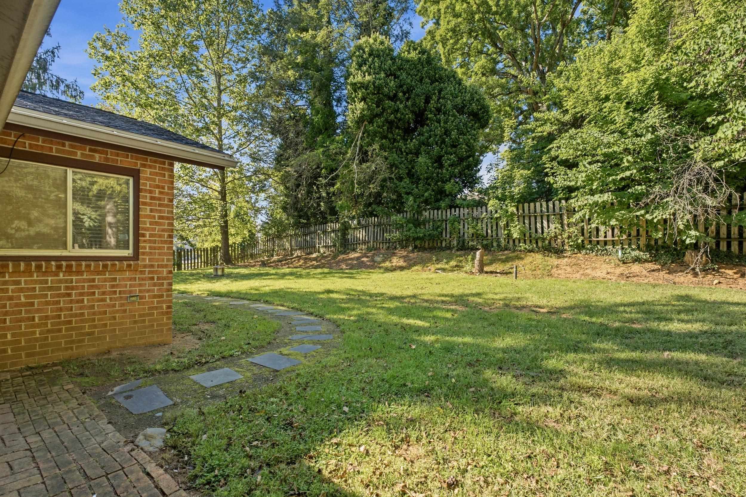 1010 GLENWOOD BLVD, WAYNESBORO, Virginia 22980, 5 Bedrooms Bedrooms, ,3 BathroomsBathrooms,Residential,1010 GLENWOOD BLVD,682069 MLS # 682069 1010 GLENWOOD BLVD, WAYNESBORO, Virginia 22980, 5 Bedrooms Bedrooms, ,3 BathroomsBathrooms,Residential,1010 GLENWOOD BLVD,682069 MLS # 682069