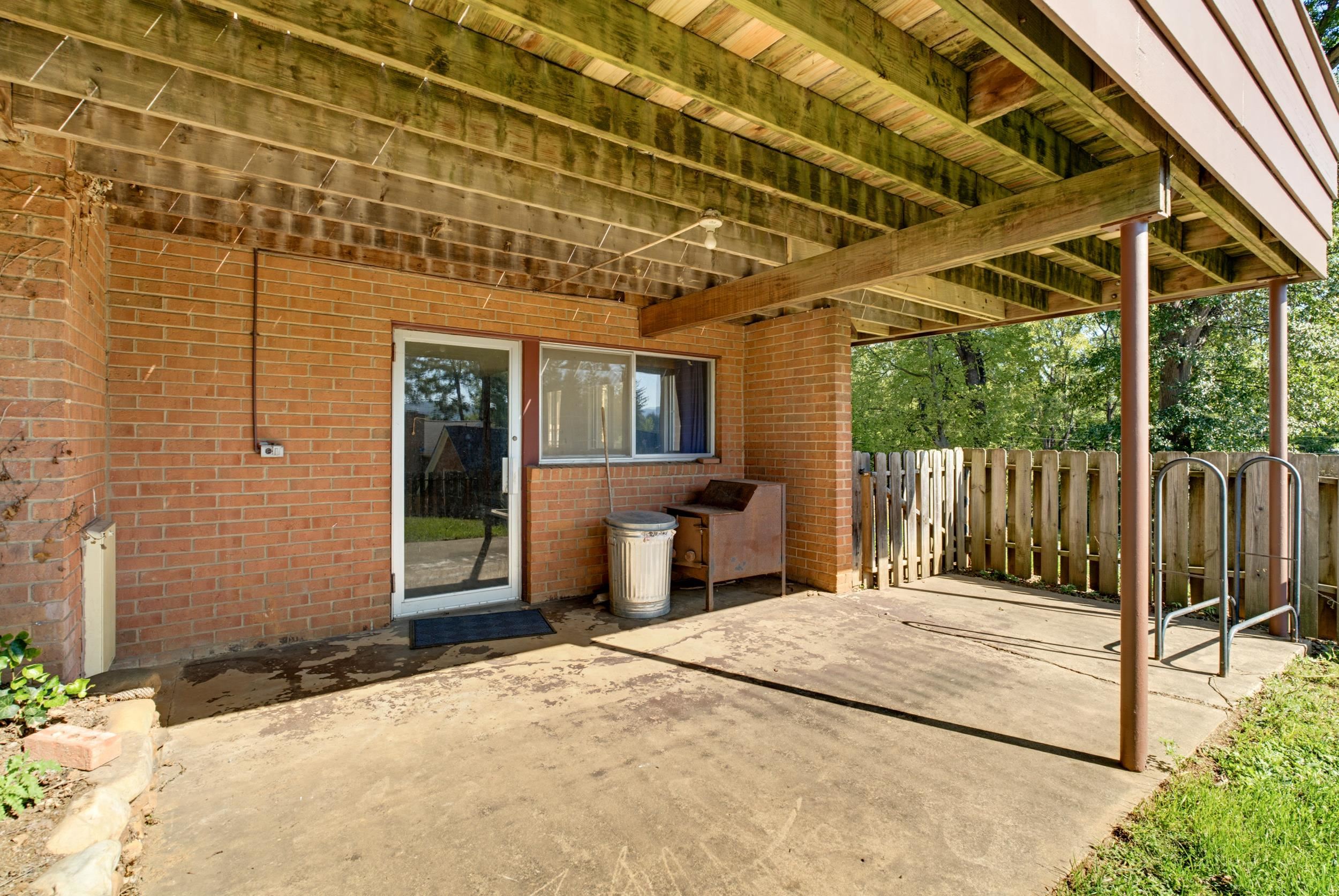 1010 GLENWOOD BLVD, WAYNESBORO, Virginia 22980, 5 Bedrooms Bedrooms, ,3 BathroomsBathrooms,Residential,1010 GLENWOOD BLVD,682069 MLS # 682069 1010 GLENWOOD BLVD, WAYNESBORO, Virginia 22980, 5 Bedrooms Bedrooms, ,3 BathroomsBathrooms,Residential,1010 GLENWOOD BLVD,682069 MLS # 682069