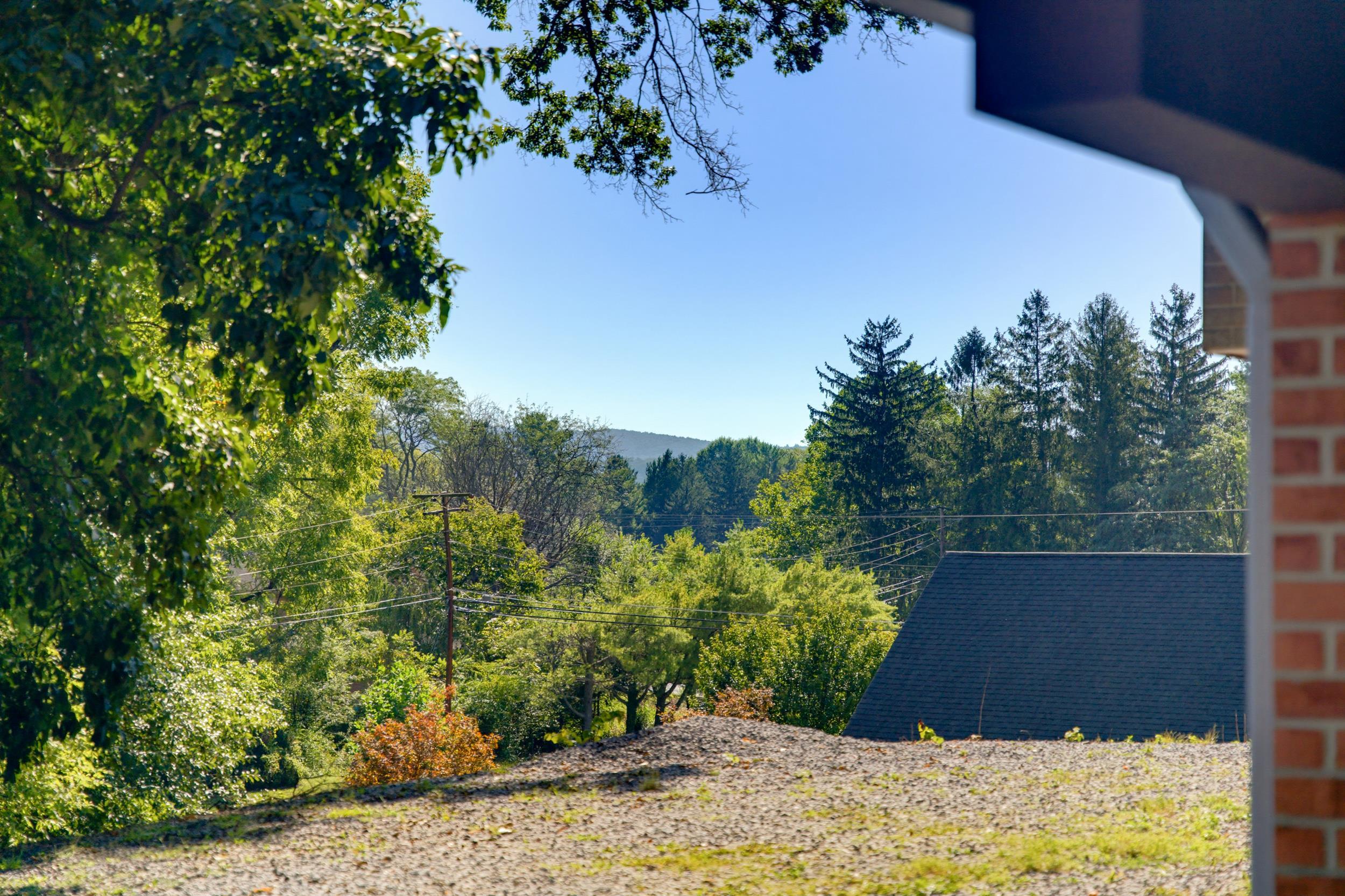1010 GLENWOOD BLVD, WAYNESBORO, Virginia 22980, 5 Bedrooms Bedrooms, ,3 BathroomsBathrooms,Residential,1010 GLENWOOD BLVD,682069 MLS # 682069 1010 GLENWOOD BLVD, WAYNESBORO, Virginia 22980, 5 Bedrooms Bedrooms, ,3 BathroomsBathrooms,Residential,1010 GLENWOOD BLVD,682069 MLS # 682069