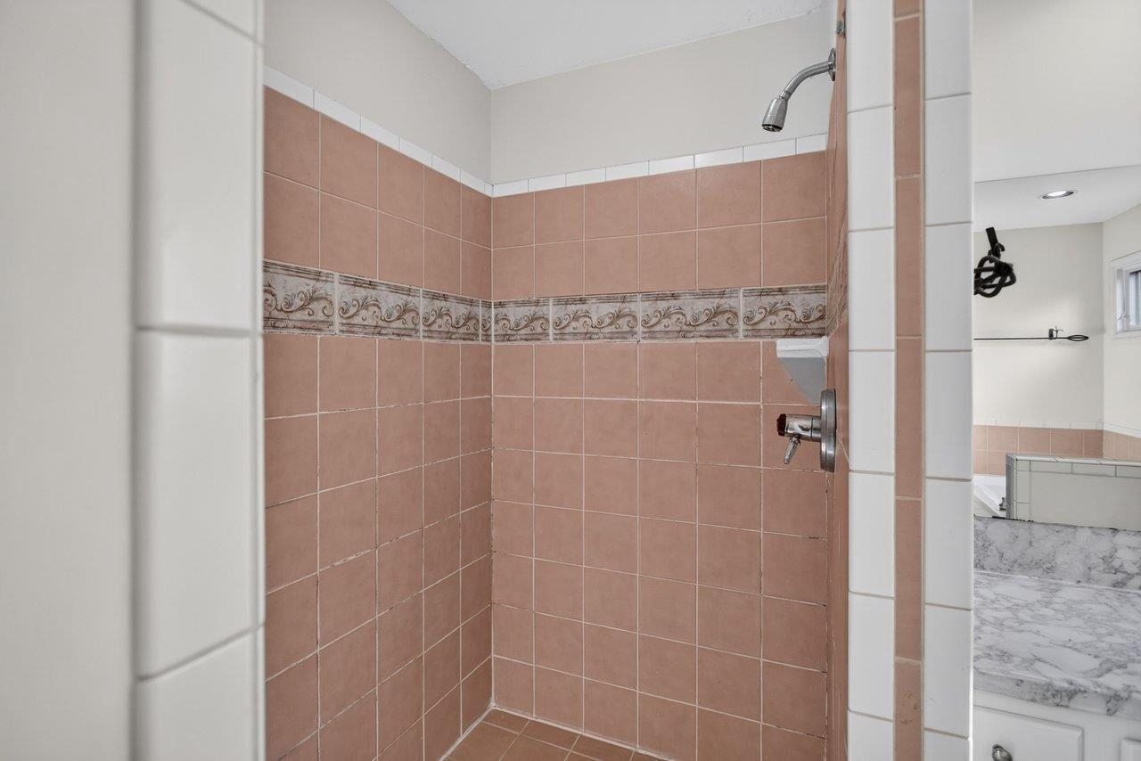821 HONEYSUCKLE LN, HARRISONBURG, Virginia 22802, 3 Bedrooms Bedrooms, ,2 BathroomsBathrooms,Residential,821 HONEYSUCKLE LN,682127 MLS # 682127