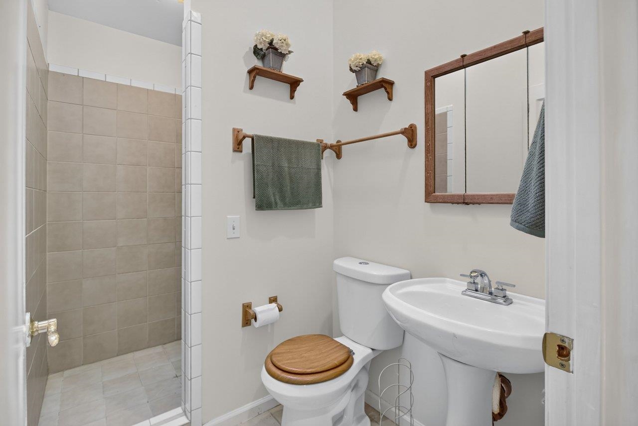 821 HONEYSUCKLE LN, HARRISONBURG, Virginia 22802, 3 Bedrooms Bedrooms, ,2 BathroomsBathrooms,Residential,821 HONEYSUCKLE LN,682127 MLS # 682127