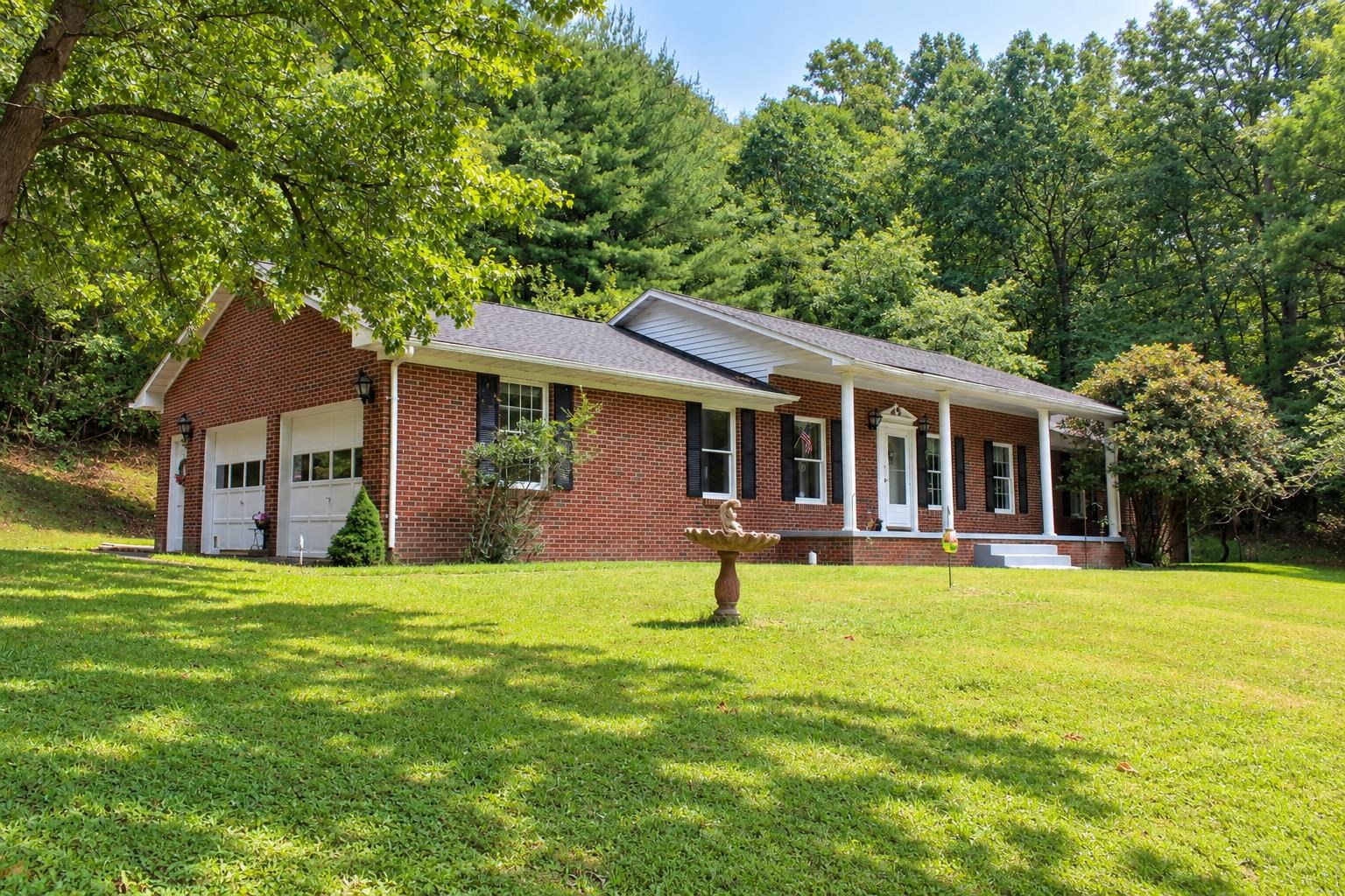 1266 SHADY LN, HOT SPRINGS, Virginia 24445, 3 Bedrooms Bedrooms, ,2 BathroomsBathrooms,Residential,1266 SHADY LN,682160 MLS # 682160 1266 SHADY LN, HOT SPRINGS, Virginia 24445, 3 Bedrooms Bedrooms, ,2 BathroomsBathrooms,Residential,1266 SHADY LN,682160 MLS # 682160