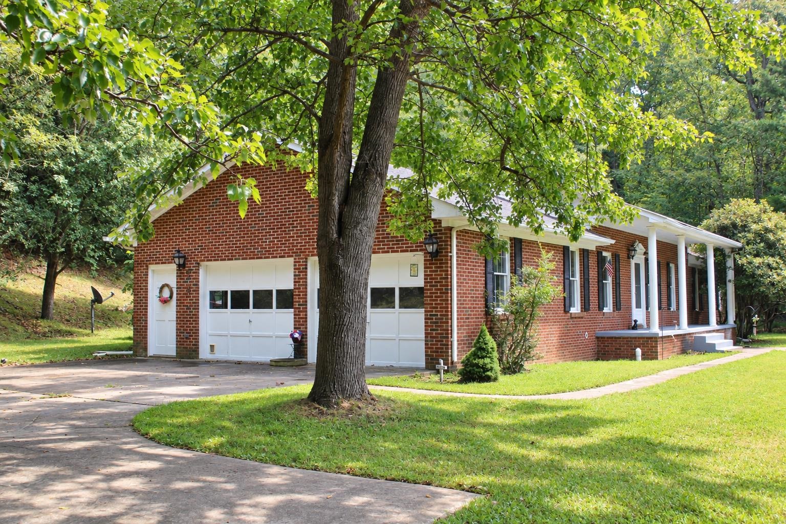 1266 SHADY LN, HOT SPRINGS, Virginia 24445, 3 Bedrooms Bedrooms, ,2 BathroomsBathrooms,Residential,1266 SHADY LN,682160 MLS # 682160 1266 SHADY LN, HOT SPRINGS, Virginia 24445, 3 Bedrooms Bedrooms, ,2 BathroomsBathrooms,Residential,1266 SHADY LN,682160 MLS # 682160