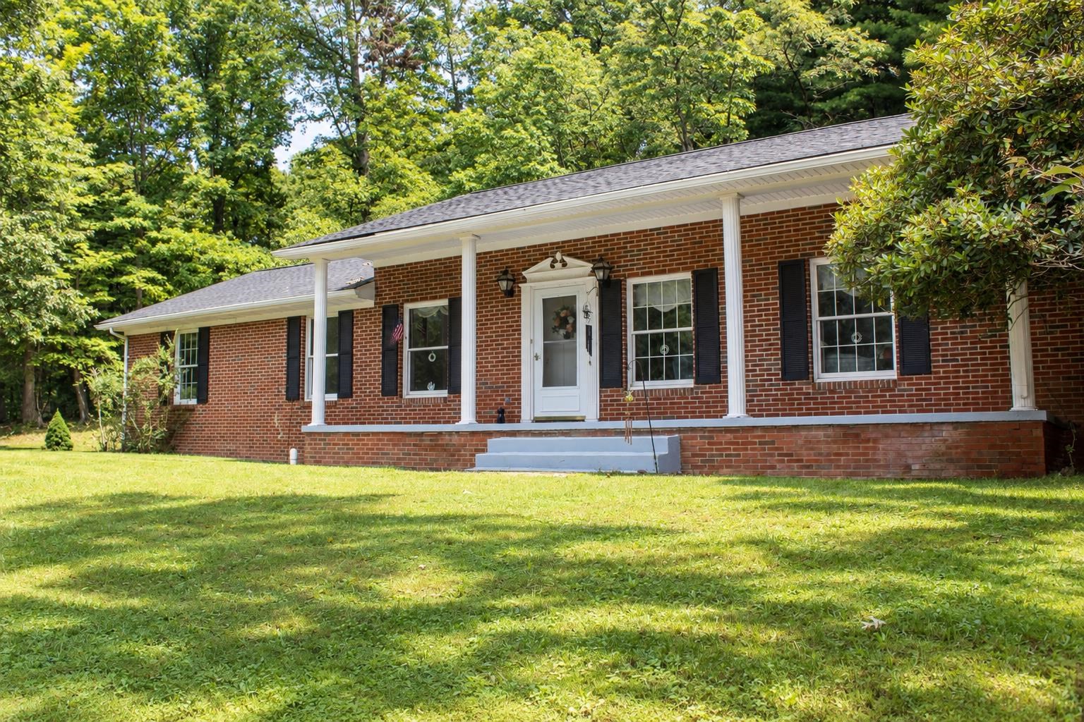 1266 SHADY LN, HOT SPRINGS, Virginia 24445, 3 Bedrooms Bedrooms, ,2 BathroomsBathrooms,Residential,1266 SHADY LN,682160 MLS # 682160 1266 SHADY LN, HOT SPRINGS, Virginia 24445, 3 Bedrooms Bedrooms, ,2 BathroomsBathrooms,Residential,1266 SHADY LN,682160 MLS # 682160