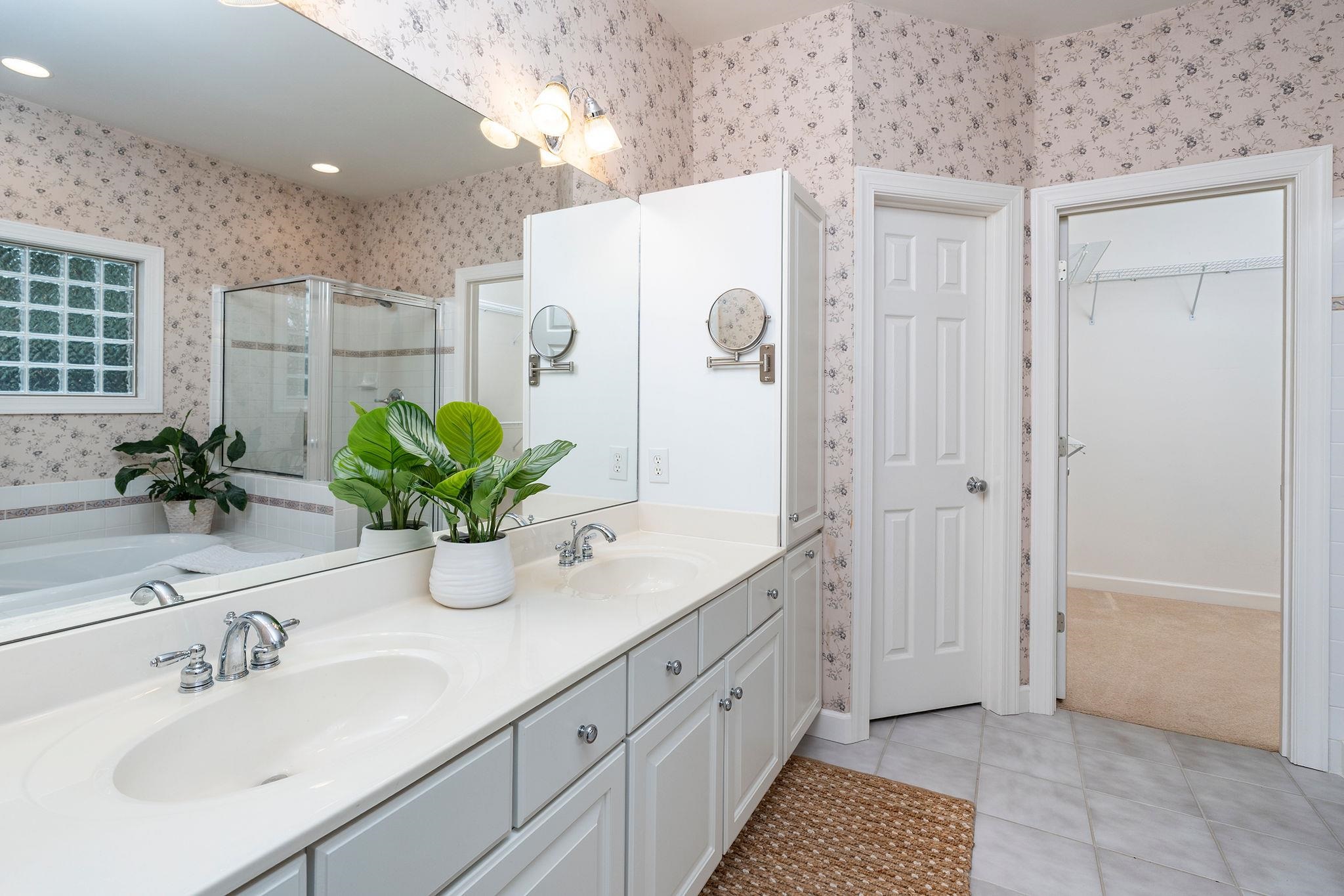 52 HICKORY WOODS DR, FISHERSVILLE, Virginia 22939, 4 Bedrooms Bedrooms, ,3 BathroomsBathrooms,Residential,52 HICKORY WOODS DR,682161 MLS # 682161 52 HICKORY WOODS DR, FISHERSVILLE, Virginia 22939, 4 Bedrooms Bedrooms, ,3 BathroomsBathrooms,Residential,52 HICKORY WOODS DR,682161 MLS # 682161