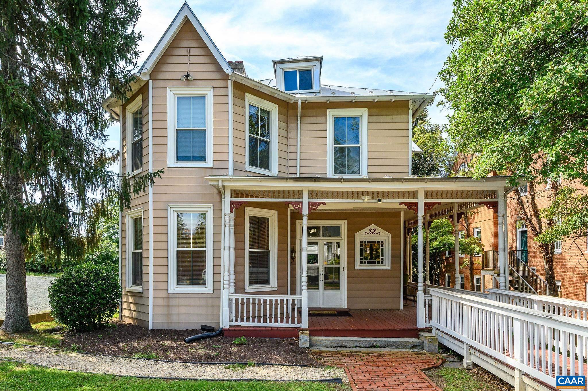 922 E JEFFERSON ST, CHARLOTTESVILLE, Virginia 22902, 4 Bedrooms Bedrooms, ,Residential,922 E JEFFERSON ST,682164 MLS # 682164