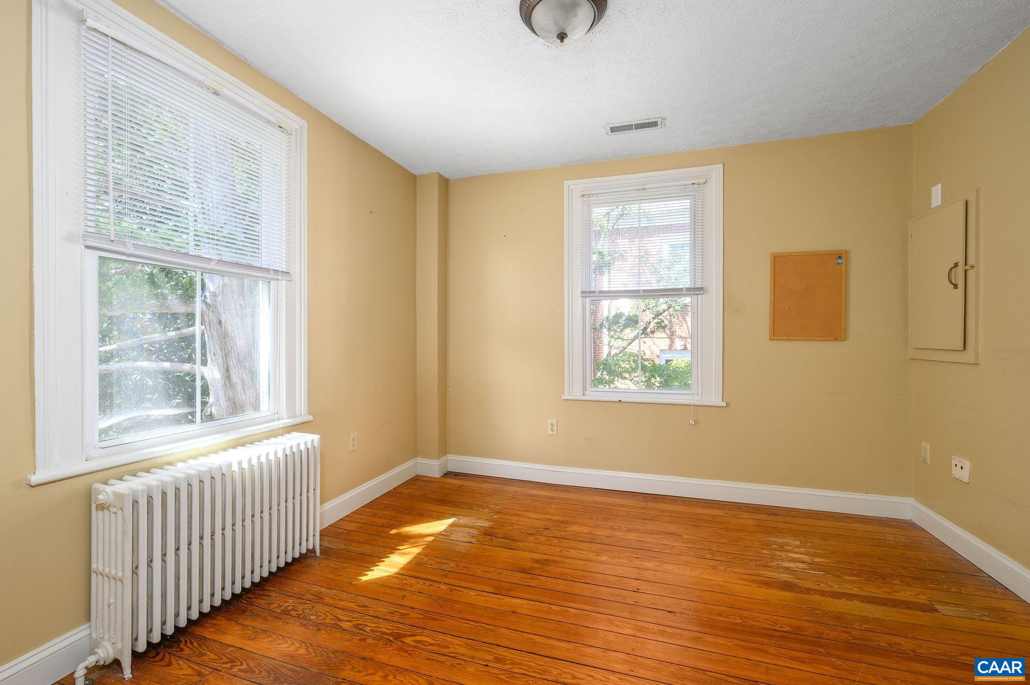 922 E JEFFERSON ST, CHARLOTTESVILLE, Virginia 22902, 4 Bedrooms Bedrooms, ,Residential,922 E JEFFERSON ST,682164 MLS # 682164