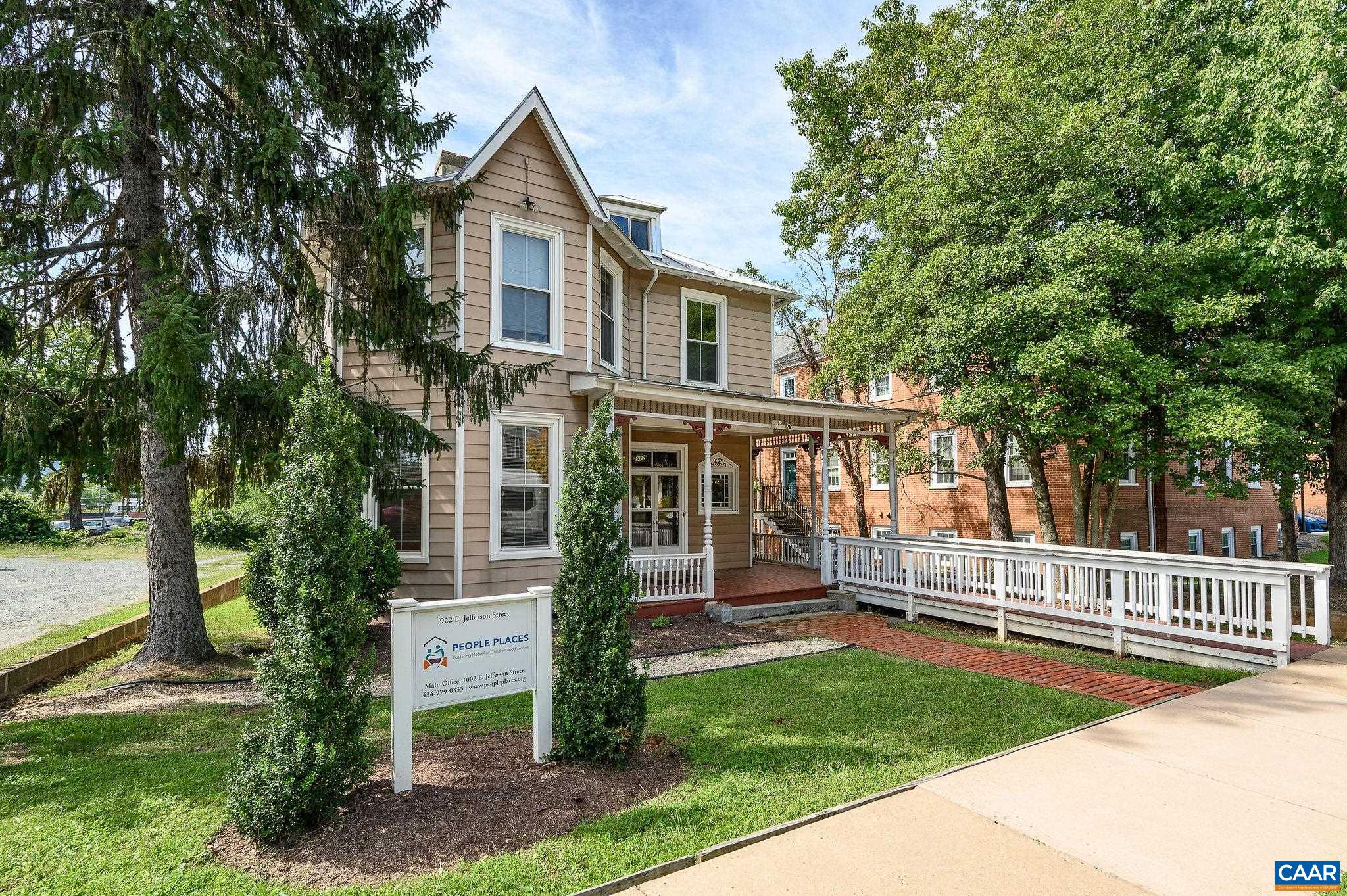 922 E JEFFERSON ST, CHARLOTTESVILLE, Virginia 22902, 4 Bedrooms Bedrooms, ,Residential,922 E JEFFERSON ST,682164 MLS # 682164