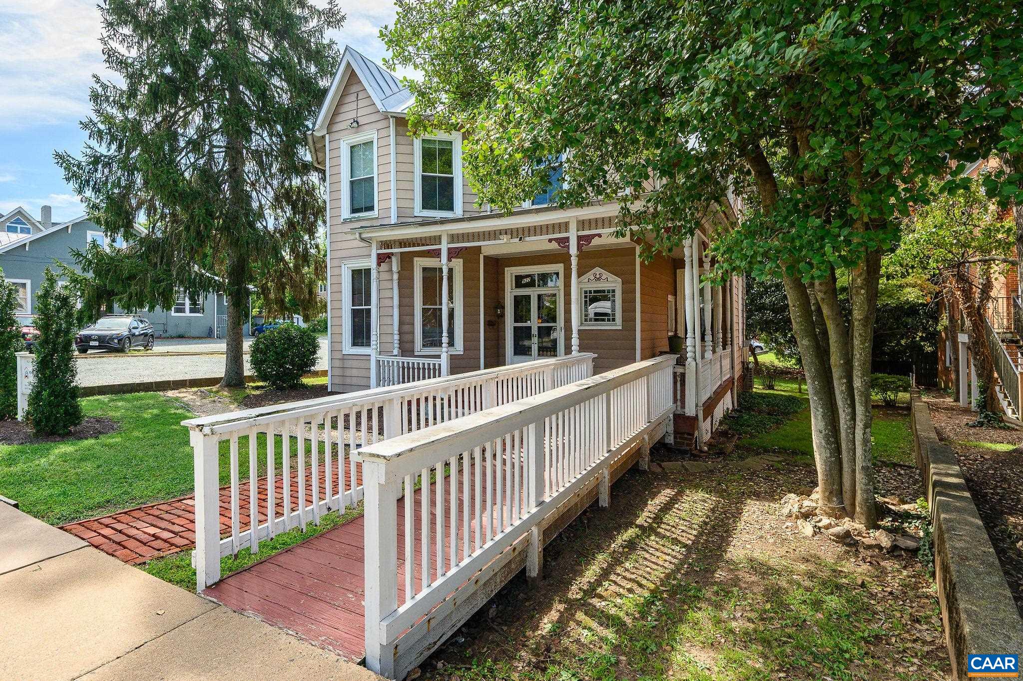 922 E JEFFERSON ST, CHARLOTTESVILLE, Virginia 22902, 4 Bedrooms Bedrooms, ,Residential,922 E JEFFERSON ST,682164 MLS # 682164