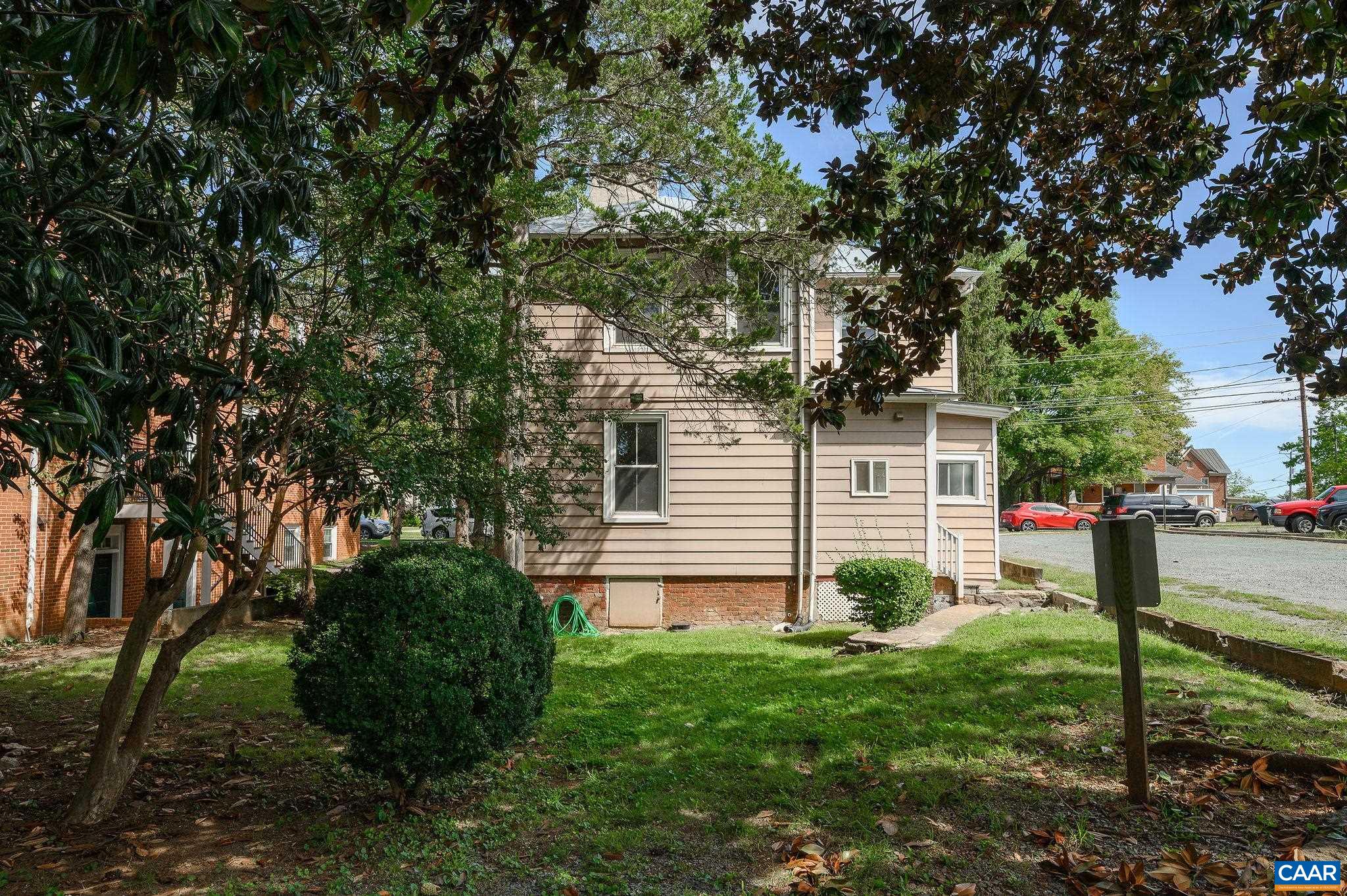 922 E JEFFERSON ST, CHARLOTTESVILLE, Virginia 22902, 4 Bedrooms Bedrooms, ,Residential,922 E JEFFERSON ST,682164 MLS # 682164