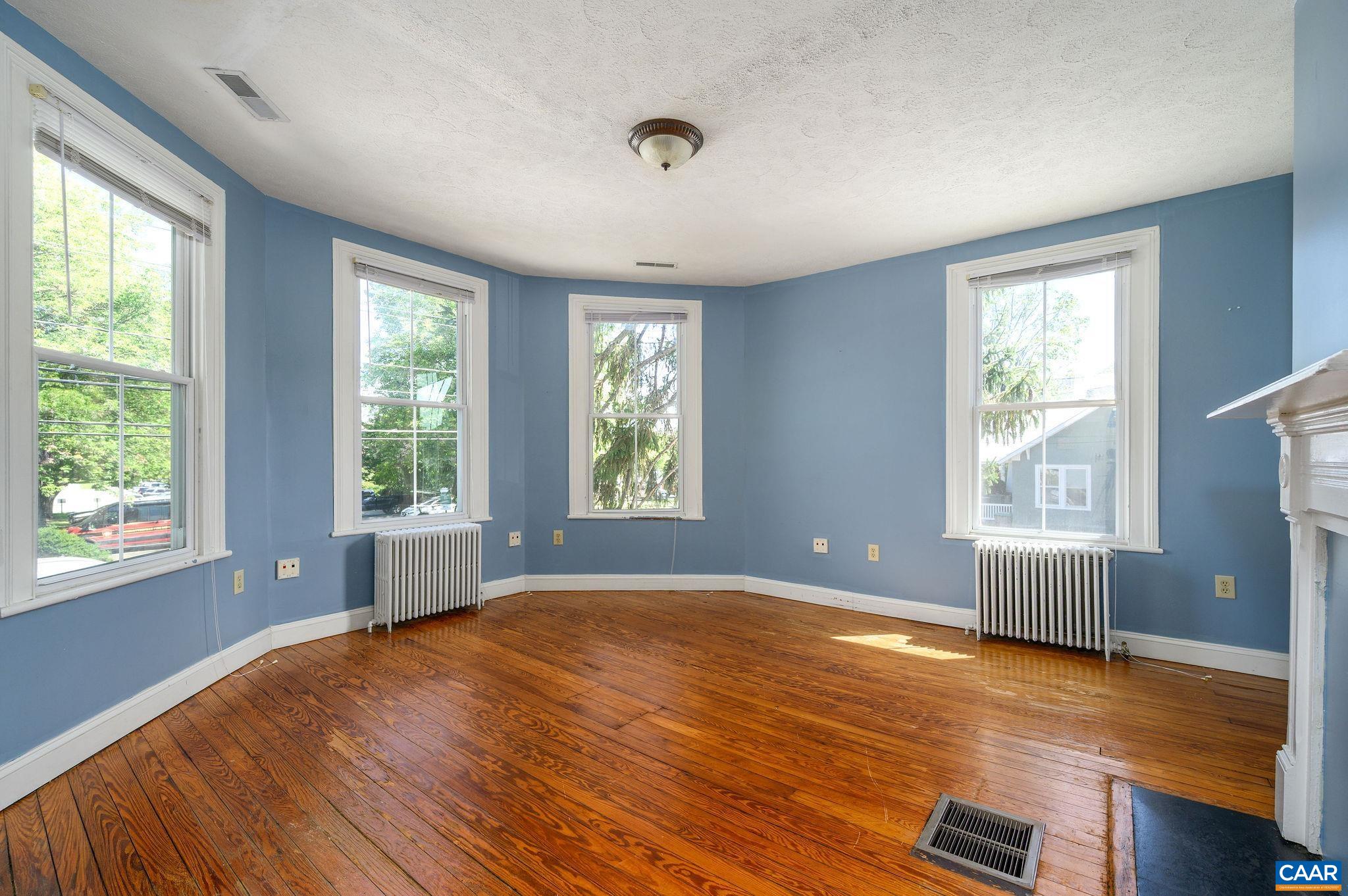 922 E JEFFERSON ST, CHARLOTTESVILLE, Virginia 22902, 4 Bedrooms Bedrooms, ,Residential,922 E JEFFERSON ST,682164 MLS # 682164