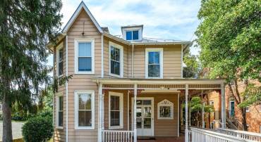 922 E JEFFERSON ST, CHARLOTTESVILLE, Virginia 22902, 4 Bedrooms Bedrooms, ,Residential,922 E JEFFERSON ST,682164 MLS # 682164