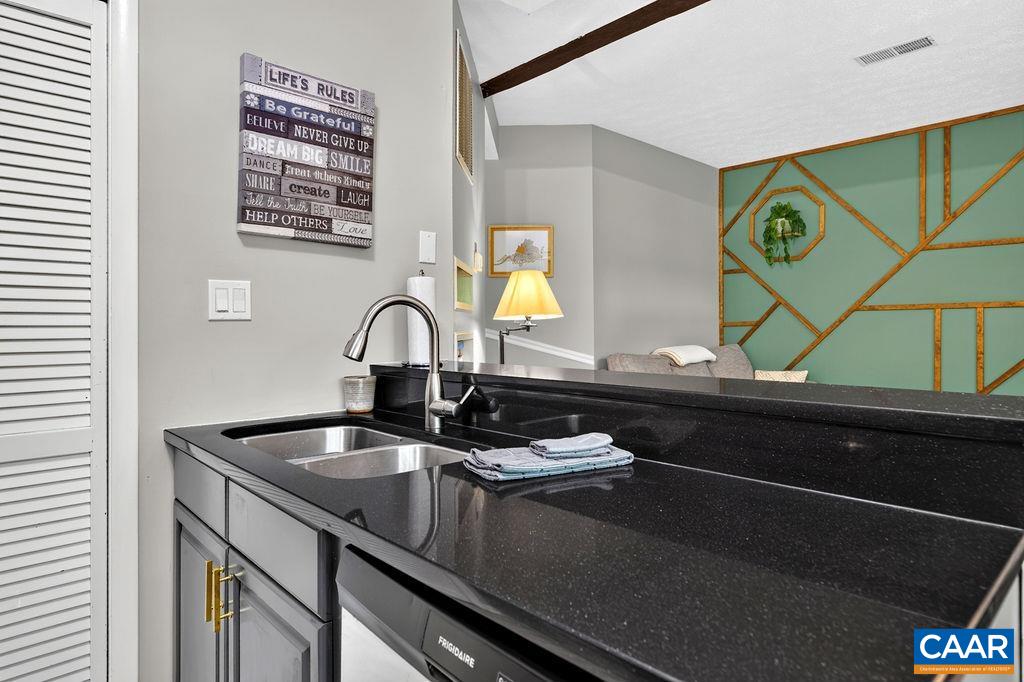 742 LAURELWOOD CONDOS, WINTERGREEN, Virginia 22967, 1 Bedroom Bedrooms, ,1 BathroomBathrooms,Residential,742 LAURELWOOD CONDOS,682166 MLS # 682166 742 LAURELWOOD CONDOS, WINTERGREEN, Virginia 22967, 1 Bedroom Bedrooms, ,1 BathroomBathrooms,Residential,742 LAURELWOOD CONDOS,682166 MLS # 682166