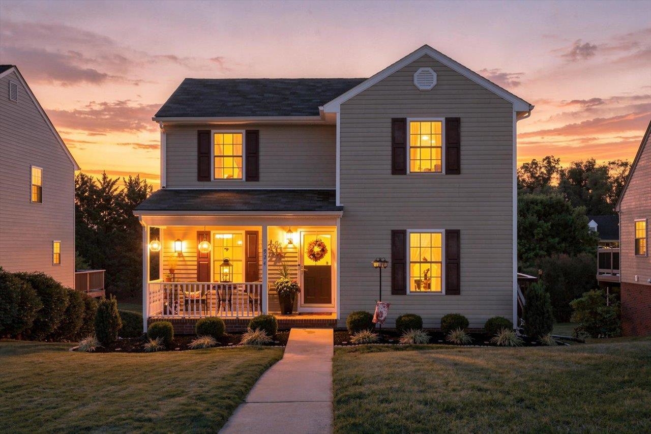 924 SHERWOOD AVE, WAYNESBORO, Virginia 22980, 3 Bedrooms Bedrooms, ,2 BathroomsBathrooms,Residential,924 SHERWOOD AVE,681633 MLS # 681633 924 SHERWOOD AVE, WAYNESBORO, Virginia 22980, 3 Bedrooms Bedrooms, ,2 BathroomsBathrooms,Residential,924 SHERWOOD AVE,681633 MLS # 681633