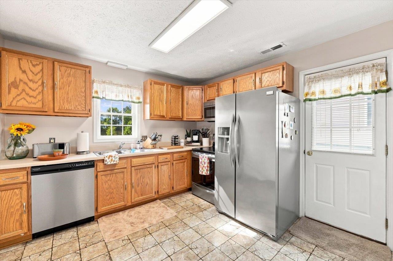 924 SHERWOOD AVE, WAYNESBORO, Virginia 22980, 3 Bedrooms Bedrooms, ,2 BathroomsBathrooms,Residential,924 SHERWOOD AVE,681633 MLS # 681633 924 SHERWOOD AVE, WAYNESBORO, Virginia 22980, 3 Bedrooms Bedrooms, ,2 BathroomsBathrooms,Residential,924 SHERWOOD AVE,681633 MLS # 681633