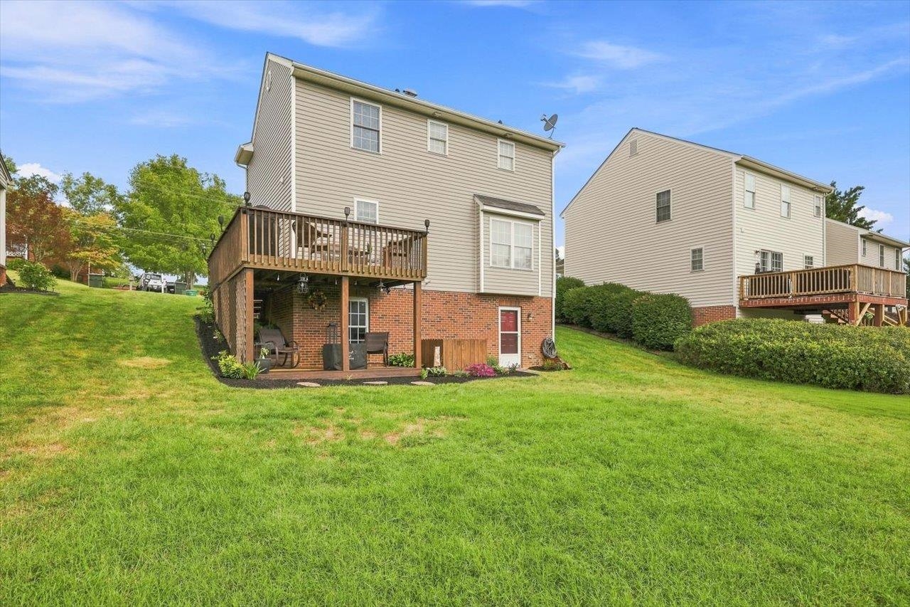 924 SHERWOOD AVE, WAYNESBORO, Virginia 22980, 3 Bedrooms Bedrooms, ,2 BathroomsBathrooms,Residential,924 SHERWOOD AVE,681633 MLS # 681633 924 SHERWOOD AVE, WAYNESBORO, Virginia 22980, 3 Bedrooms Bedrooms, ,2 BathroomsBathrooms,Residential,924 SHERWOOD AVE,681633 MLS # 681633
