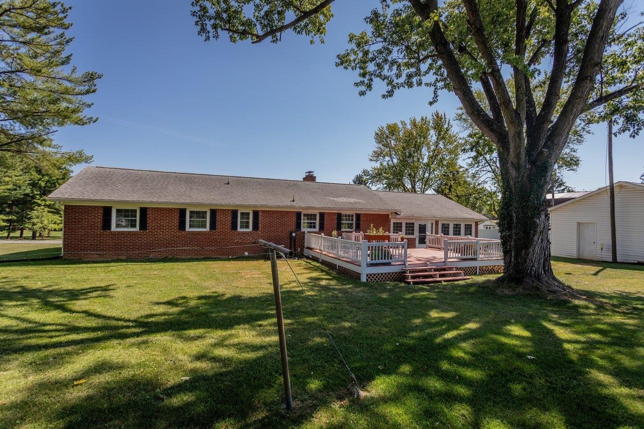 Big backyard with room to relax, play, and entertain. Big backyard with room to relax, play, and entertain.