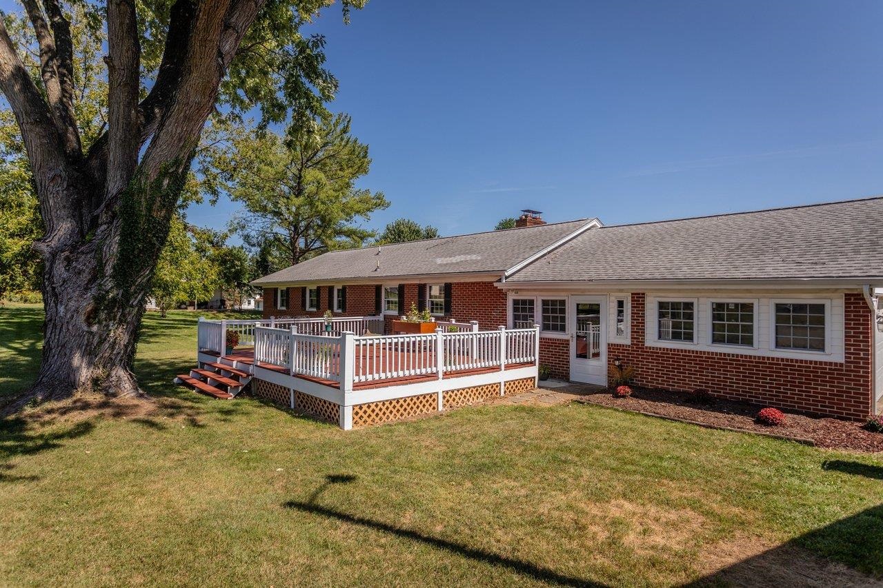 2325 MAPLE DR, ROCKINGHAM, Virginia 22801, 3 Bedrooms Bedrooms, ,2 BathroomsBathrooms,Residential,Well maintained ranch with basement on a .92 acre ,2325 MAPLE DR,682183 MLS # 682183 2325 MAPLE DR, ROCKINGHAM, Virginia 22801, 3 Bedrooms Bedrooms, ,2 BathroomsBathrooms,Residential,Well maintained ranch with basement on a .92 acre ,2325 MAPLE DR,682183 MLS # 682183
