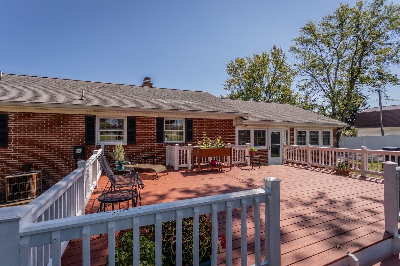 2325 MAPLE DR, ROCKINGHAM, Virginia 22801, 3 Bedrooms Bedrooms, ,2 BathroomsBathrooms,Residential,Well maintained ranch with basement on a .92 acre ,2325 MAPLE DR,682183 MLS # 682183 2325 MAPLE DR, ROCKINGHAM, Virginia 22801, 3 Bedrooms Bedrooms, ,2 BathroomsBathrooms,Residential,Well maintained ranch with basement on a .92 acre ,2325 MAPLE DR,682183 MLS # 682183