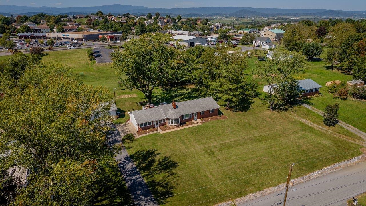2325 MAPLE DR, ROCKINGHAM, Virginia 22801, 3 Bedrooms Bedrooms, ,2 BathroomsBathrooms,Residential,Well maintained ranch with basement on a .92 acre ,2325 MAPLE DR,682183 MLS # 682183 2325 MAPLE DR, ROCKINGHAM, Virginia 22801, 3 Bedrooms Bedrooms, ,2 BathroomsBathrooms,Residential,Well maintained ranch with basement on a .92 acre ,2325 MAPLE DR,682183 MLS # 682183