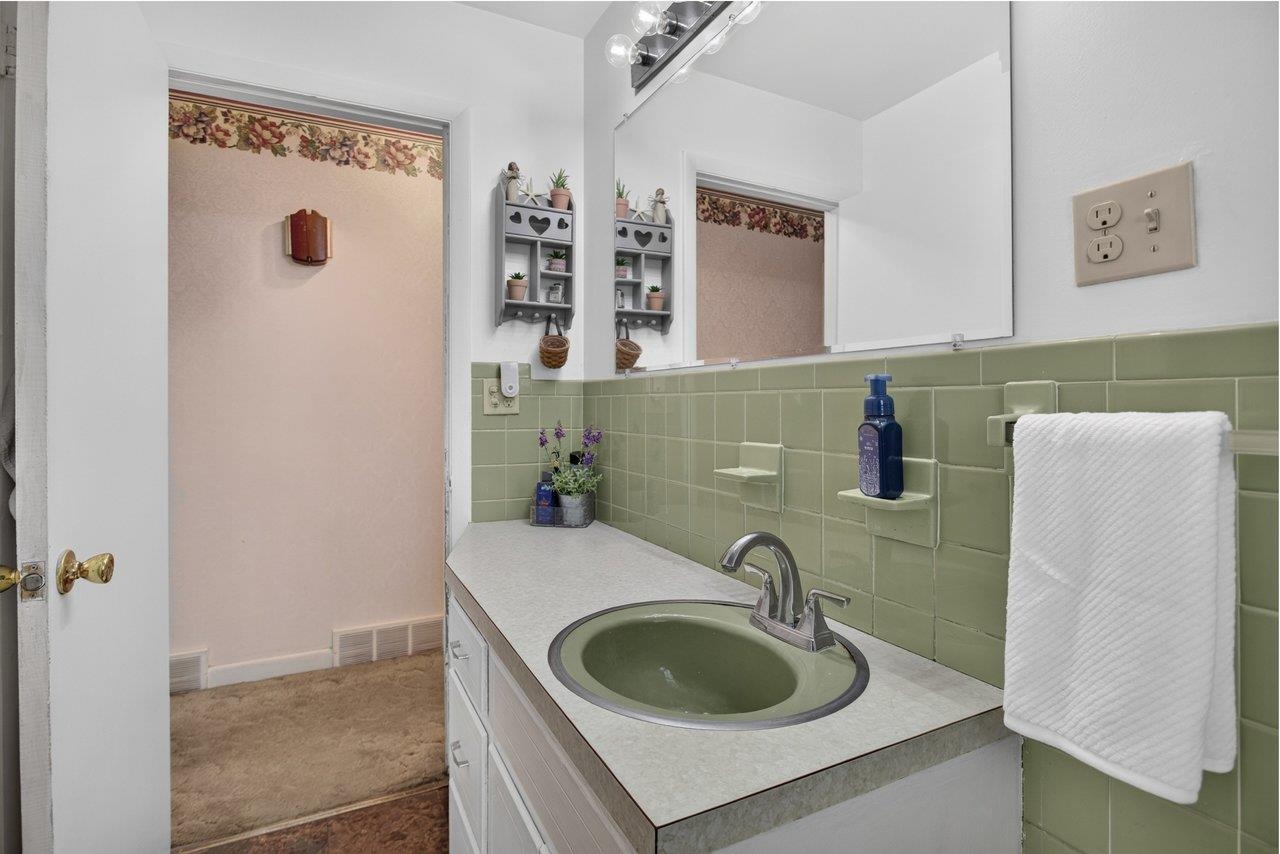 2325 MAPLE DR, ROCKINGHAM, Virginia 22801, 3 Bedrooms Bedrooms, ,2 BathroomsBathrooms,Residential,Well maintained ranch with basement on a .92 acre ,2325 MAPLE DR,682183 MLS # 682183 2325 MAPLE DR, ROCKINGHAM, Virginia 22801, 3 Bedrooms Bedrooms, ,2 BathroomsBathrooms,Residential,Well maintained ranch with basement on a .92 acre ,2325 MAPLE DR,682183 MLS # 682183