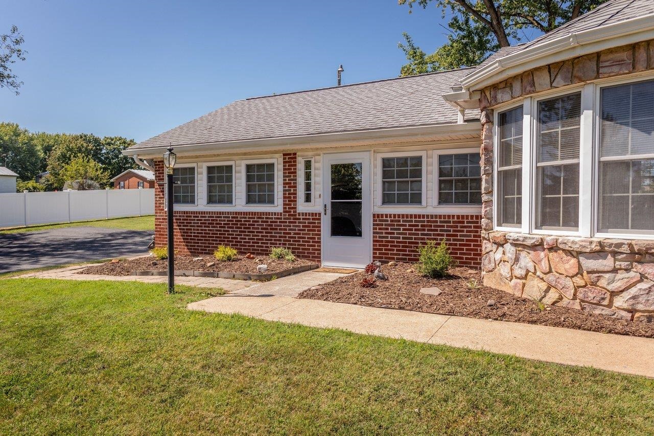 2325 MAPLE DR, ROCKINGHAM, Virginia 22801, 3 Bedrooms Bedrooms, ,2 BathroomsBathrooms,Residential,Well maintained ranch with basement on a .92 acre ,2325 MAPLE DR,682183 MLS # 682183 2325 MAPLE DR, ROCKINGHAM, Virginia 22801, 3 Bedrooms Bedrooms, ,2 BathroomsBathrooms,Residential,Well maintained ranch with basement on a .92 acre ,2325 MAPLE DR,682183 MLS # 682183