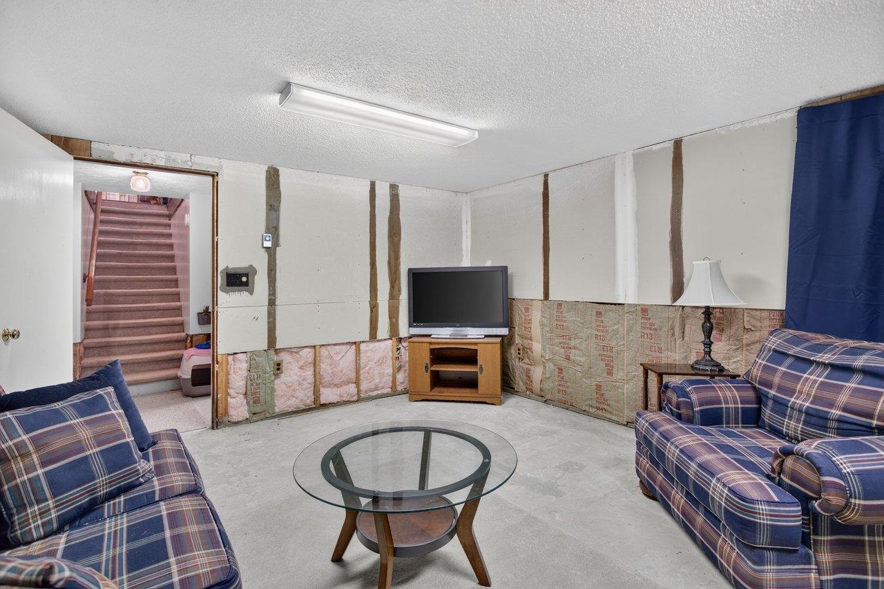 2325 MAPLE DR, ROCKINGHAM, Virginia 22801, 3 Bedrooms Bedrooms, ,2 BathroomsBathrooms,Residential,Well maintained ranch with basement on a .92 acre ,2325 MAPLE DR,682183 MLS # 682183 2325 MAPLE DR, ROCKINGHAM, Virginia 22801, 3 Bedrooms Bedrooms, ,2 BathroomsBathrooms,Residential,Well maintained ranch with basement on a .92 acre ,2325 MAPLE DR,682183 MLS # 682183