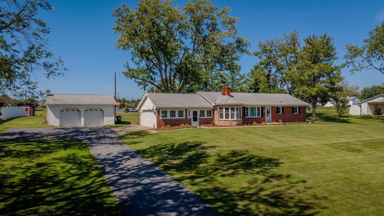 Large 624 sq. ft. detached garage/workshop, ideal for vehicles, equipment, hobbies, or storage. Large 624 sq. ft. detached garage/workshop, ideal for vehicles, equipment, hobbies, or storage.