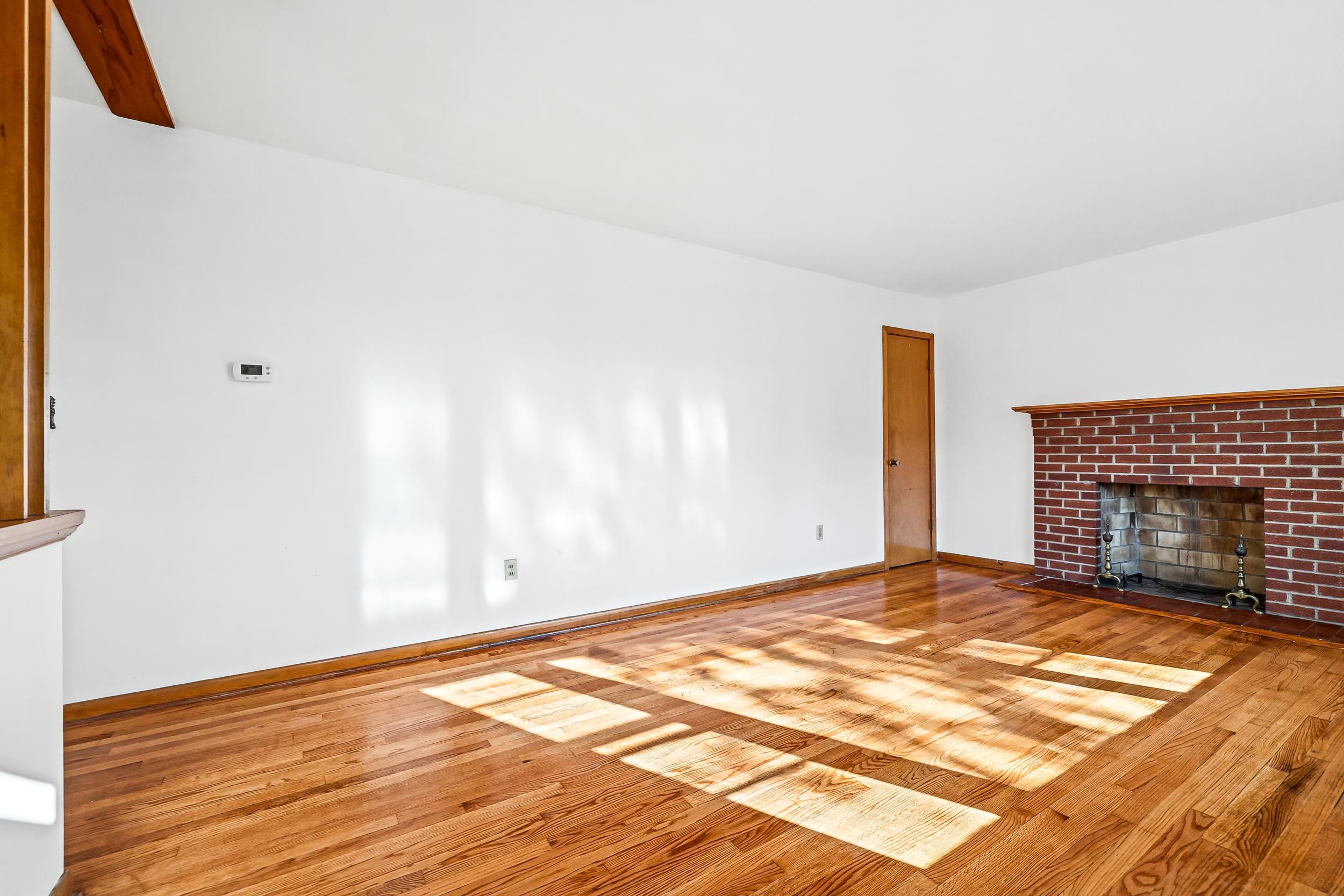 316 MONUMENT DR, STAUNTON, Virginia 24441, 3 Bedrooms Bedrooms, ,1 BathroomBathrooms,Residential,316 Monument Drive, Staunton, Va 24441,316 MONUMENT DR,682196 MLS # 682196 316 MONUMENT DR, STAUNTON, Virginia 24441, 3 Bedrooms Bedrooms, ,1 BathroomBathrooms,Residential,316 Monument Drive, Staunton, Va 24441,316 MONUMENT DR,682196 MLS # 682196