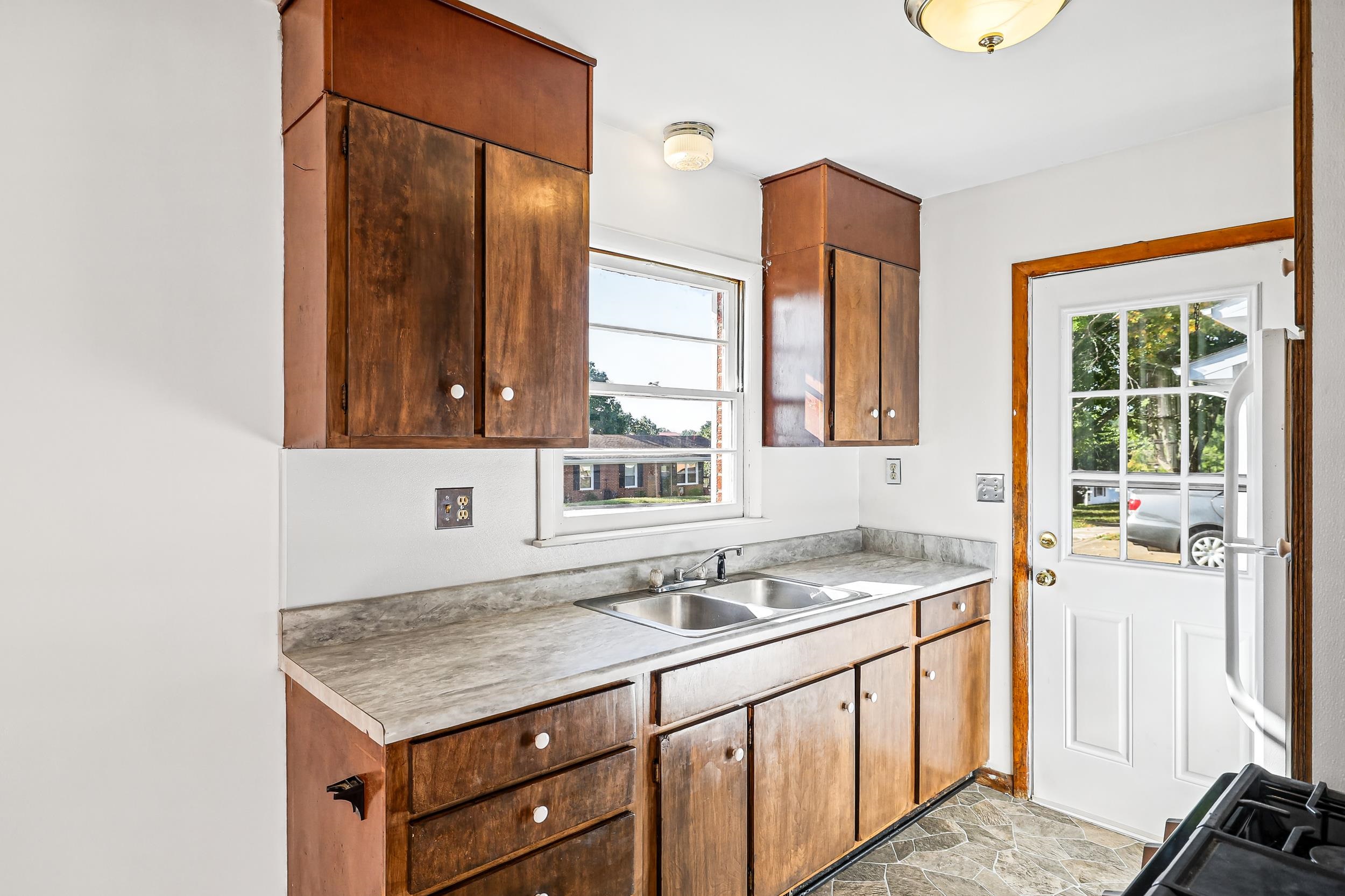 316 MONUMENT DR, STAUNTON, Virginia 24441, 3 Bedrooms Bedrooms, ,1 BathroomBathrooms,Residential,316 Monument Drive, Staunton, Va 24441,316 MONUMENT DR,682196 MLS # 682196 316 MONUMENT DR, STAUNTON, Virginia 24441, 3 Bedrooms Bedrooms, ,1 BathroomBathrooms,Residential,316 Monument Drive, Staunton, Va 24441,316 MONUMENT DR,682196 MLS # 682196