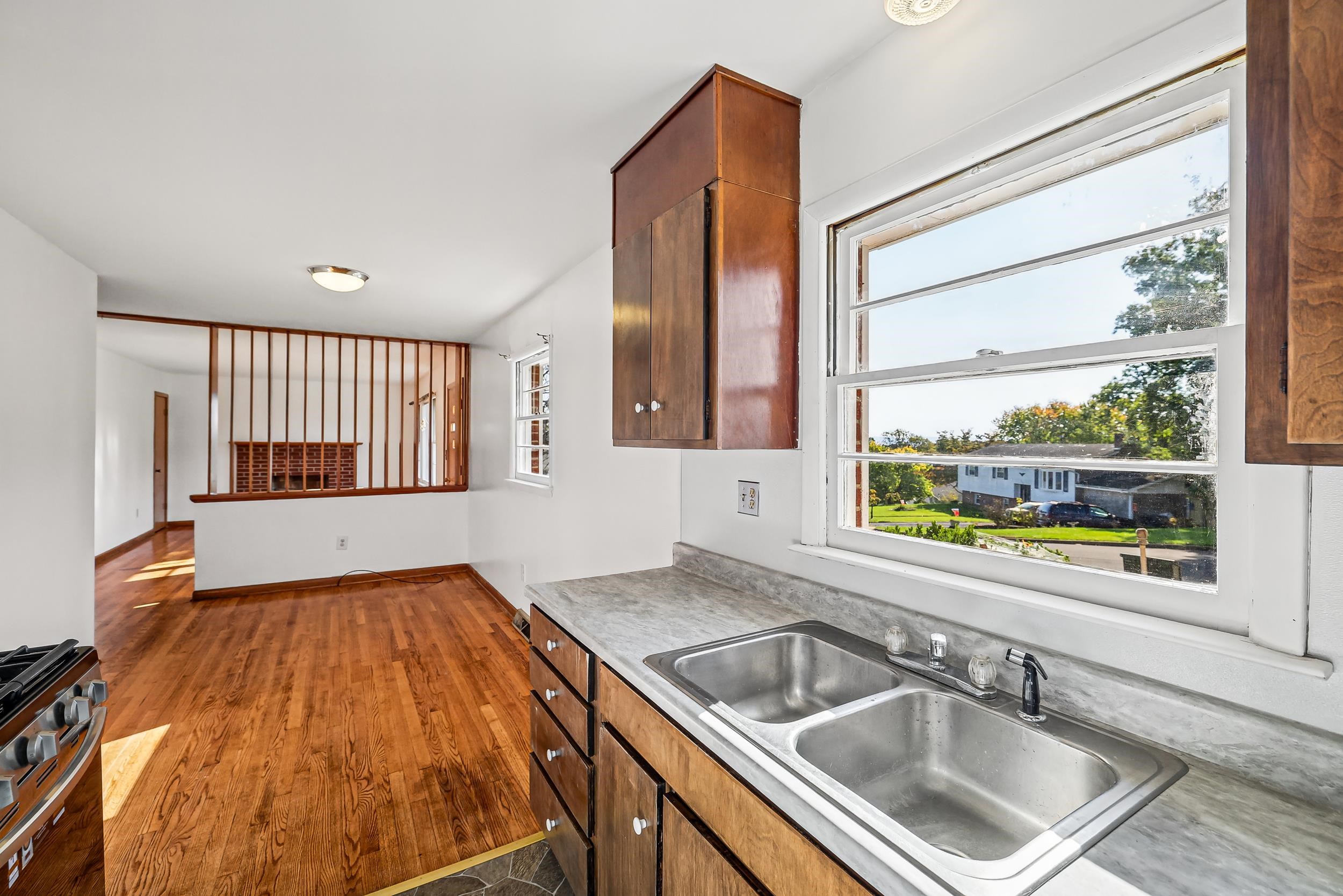 316 MONUMENT DR, STAUNTON, Virginia 24441, 3 Bedrooms Bedrooms, ,1 BathroomBathrooms,Residential,316 Monument Drive, Staunton, Va 24441,316 MONUMENT DR,682196 MLS # 682196 316 MONUMENT DR, STAUNTON, Virginia 24441, 3 Bedrooms Bedrooms, ,1 BathroomBathrooms,Residential,316 Monument Drive, Staunton, Va 24441,316 MONUMENT DR,682196 MLS # 682196