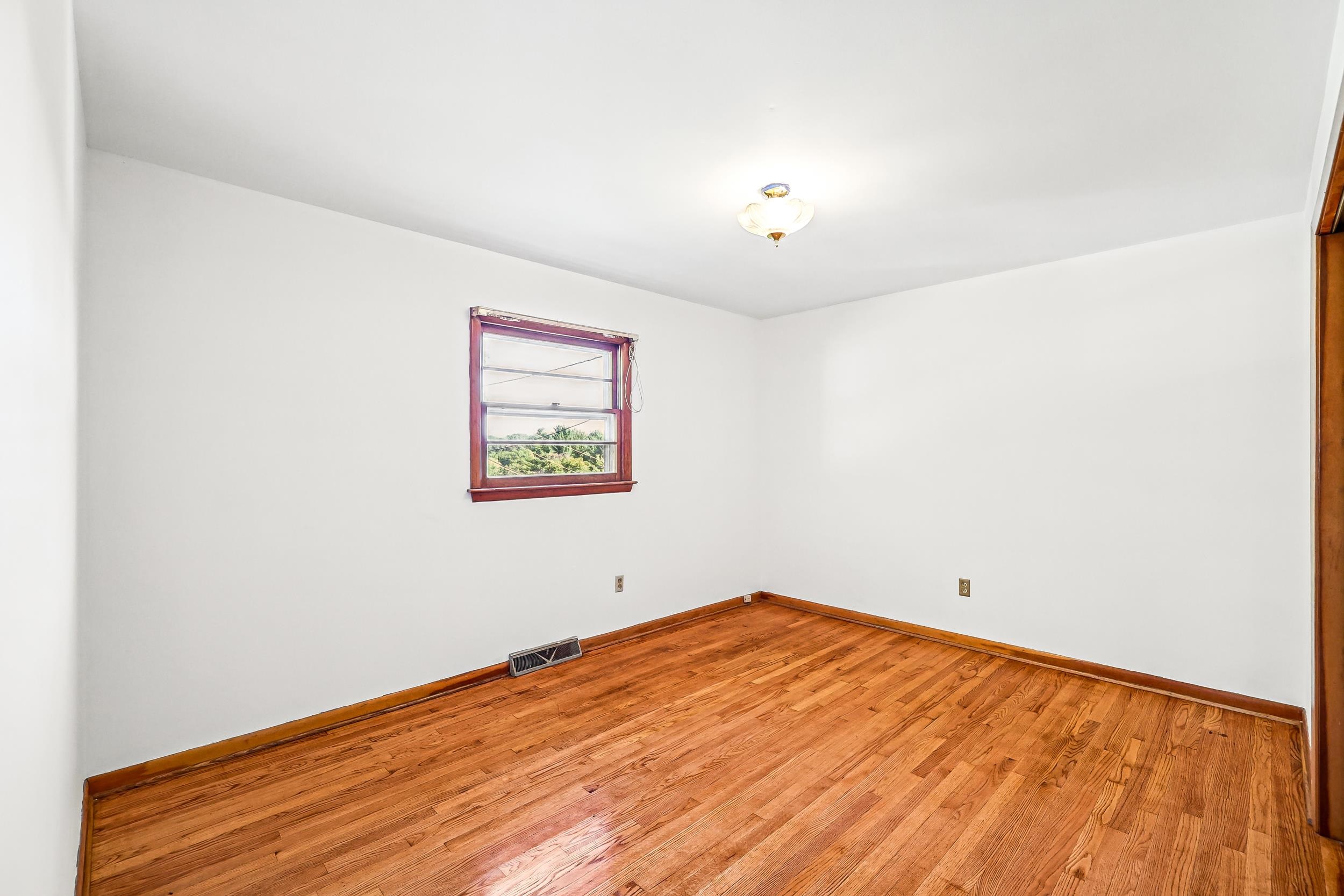 316 MONUMENT DR, STAUNTON, Virginia 24441, 3 Bedrooms Bedrooms, ,1 BathroomBathrooms,Residential,316 Monument Drive, Staunton, Va 24441,316 MONUMENT DR,682196 MLS # 682196 316 MONUMENT DR, STAUNTON, Virginia 24441, 3 Bedrooms Bedrooms, ,1 BathroomBathrooms,Residential,316 Monument Drive, Staunton, Va 24441,316 MONUMENT DR,682196 MLS # 682196