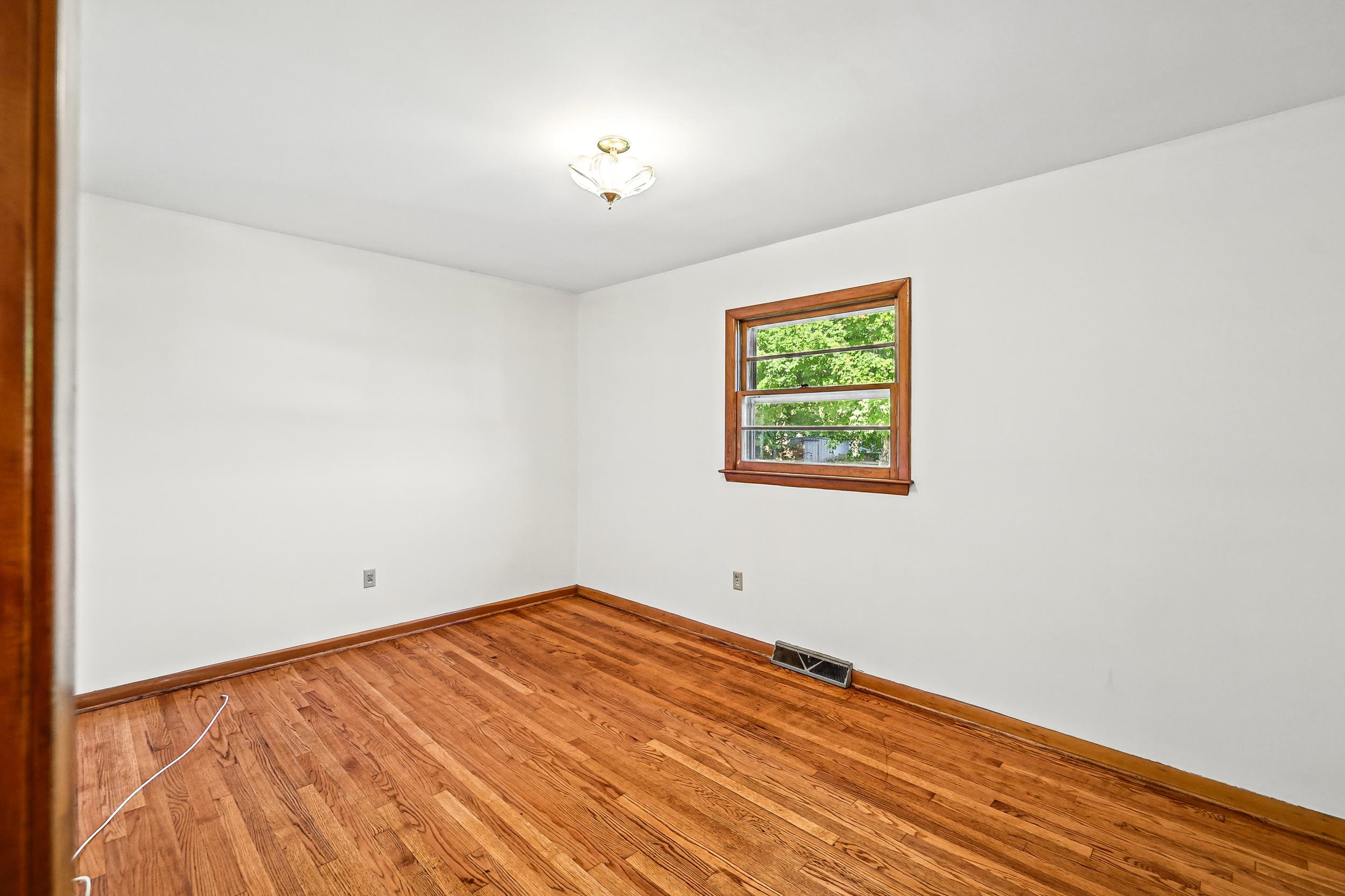 316 MONUMENT DR, STAUNTON, Virginia 24441, 3 Bedrooms Bedrooms, ,1 BathroomBathrooms,Residential,316 Monument Drive, Staunton, Va 24441,316 MONUMENT DR,682196 MLS # 682196 316 MONUMENT DR, STAUNTON, Virginia 24441, 3 Bedrooms Bedrooms, ,1 BathroomBathrooms,Residential,316 Monument Drive, Staunton, Va 24441,316 MONUMENT DR,682196 MLS # 682196