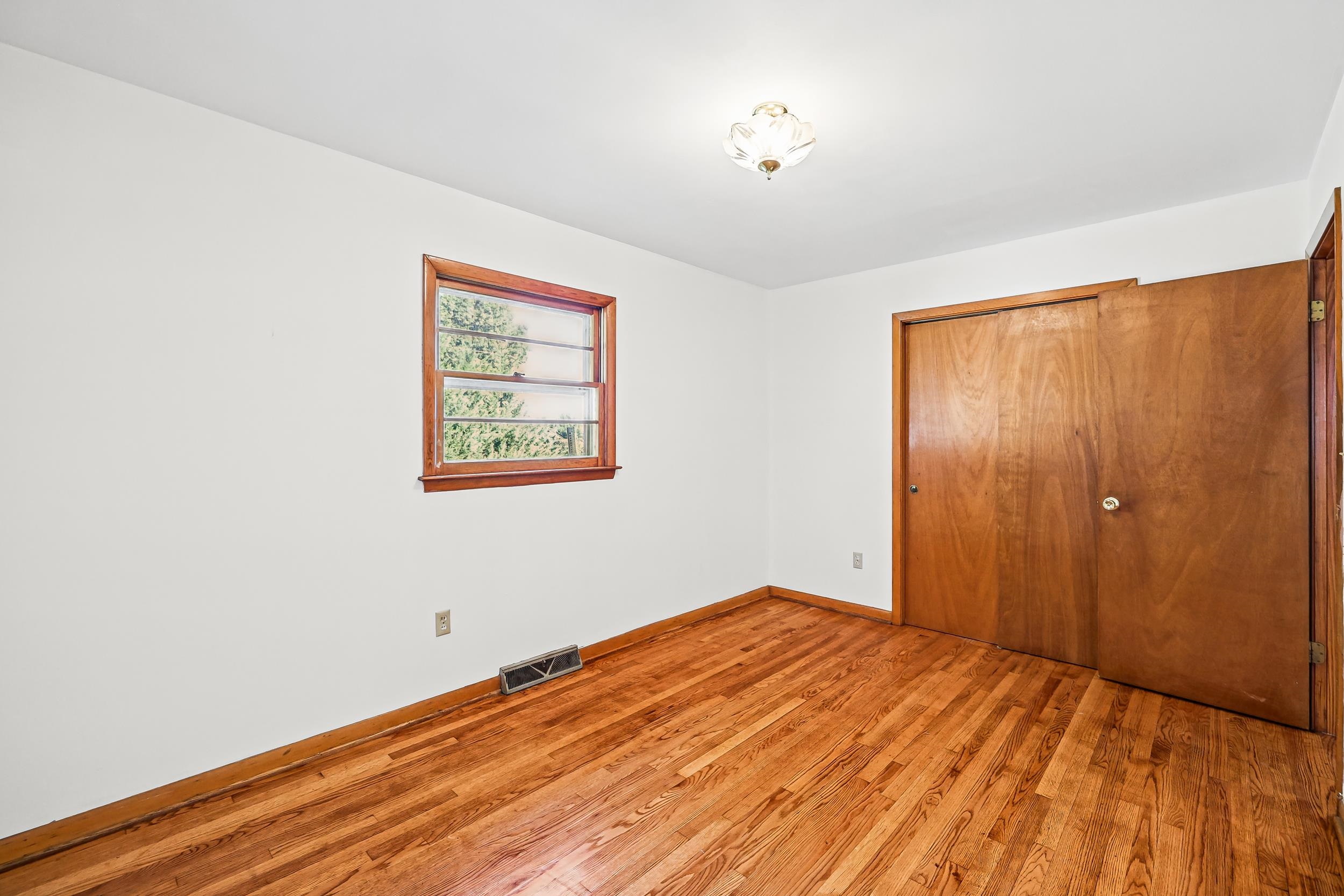 316 MONUMENT DR, STAUNTON, Virginia 24441, 3 Bedrooms Bedrooms, ,1 BathroomBathrooms,Residential,316 Monument Drive, Staunton, Va 24441,316 MONUMENT DR,682196 MLS # 682196 316 MONUMENT DR, STAUNTON, Virginia 24441, 3 Bedrooms Bedrooms, ,1 BathroomBathrooms,Residential,316 Monument Drive, Staunton, Va 24441,316 MONUMENT DR,682196 MLS # 682196